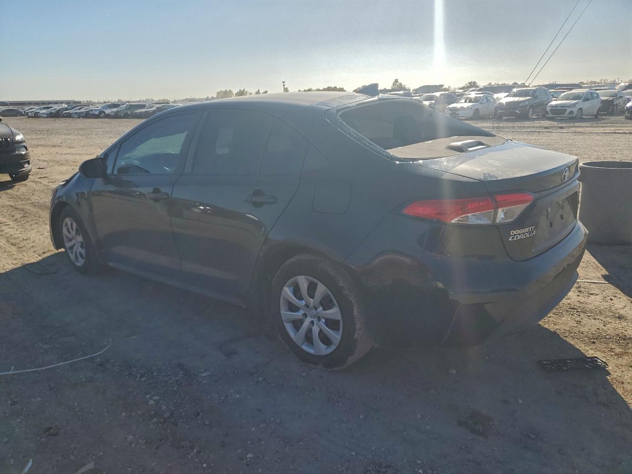2021 TOYOTA COROLLA LE photo 2