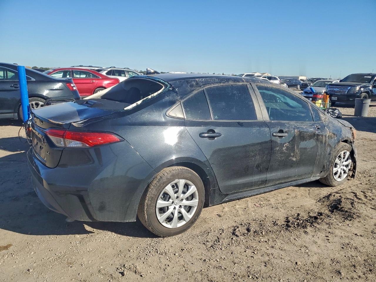 2021 TOYOTA COROLLA LE photo 3