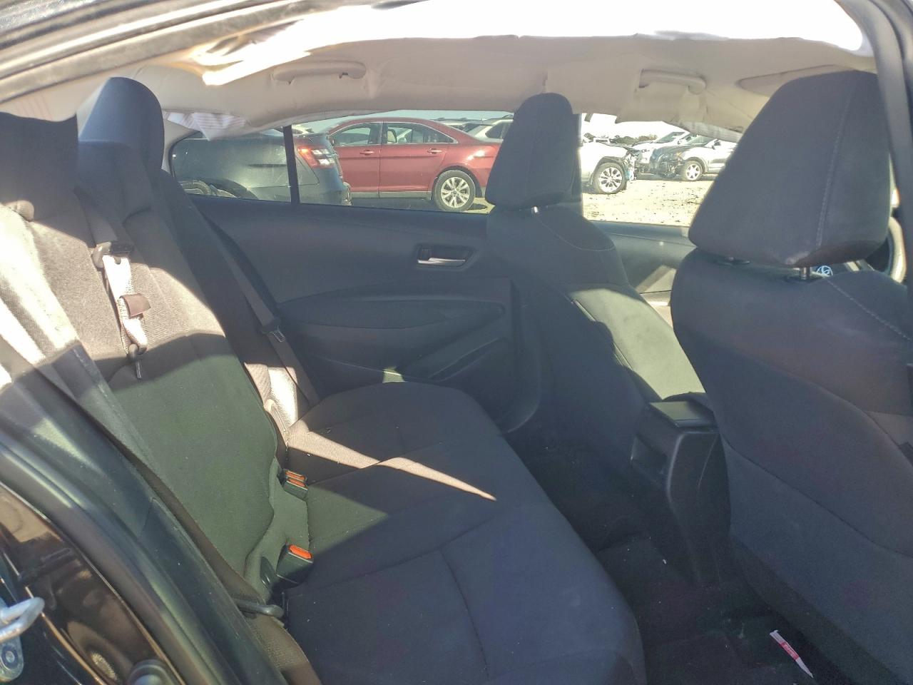 2021 TOYOTA COROLLA LE photo 10