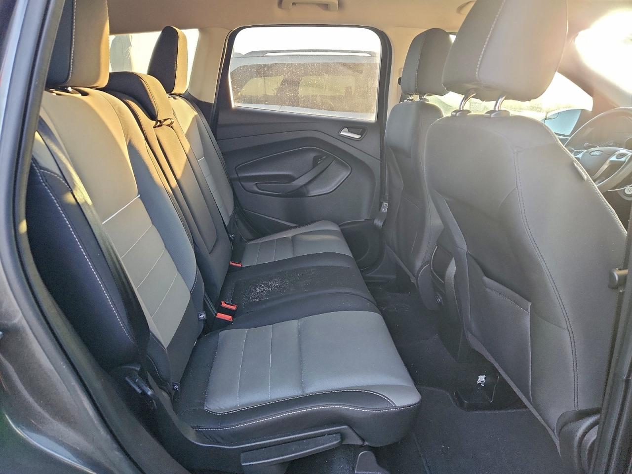 2015 FORD ESCAPE SE photo 28