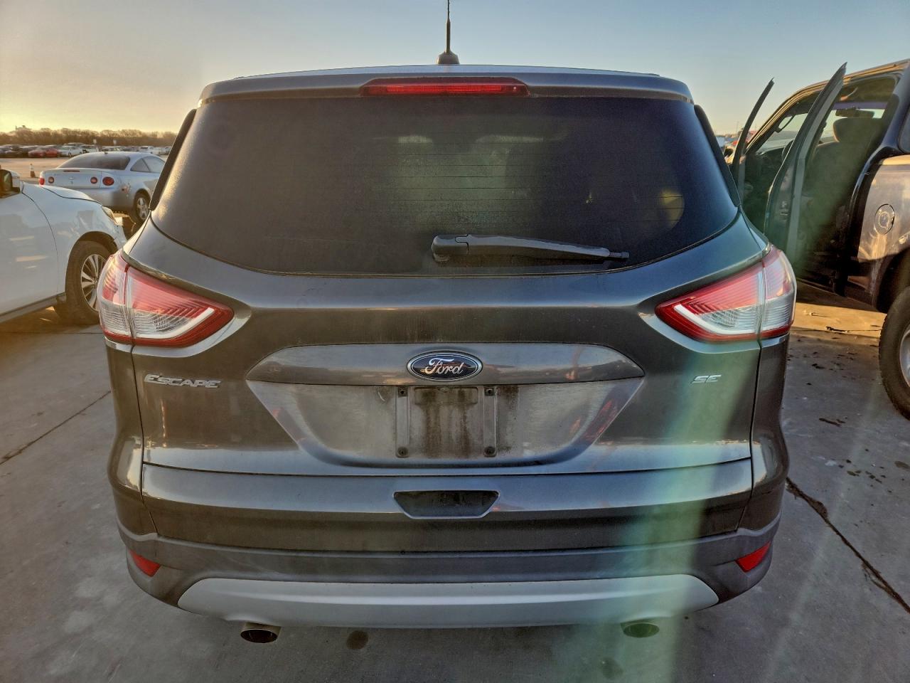 2015 FORD ESCAPE SE photo 16