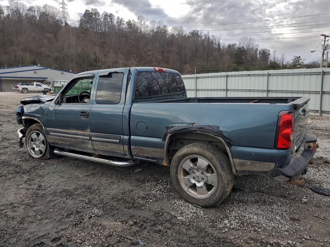2006 CHEVROLET SILVERADO K1500 photo 2
