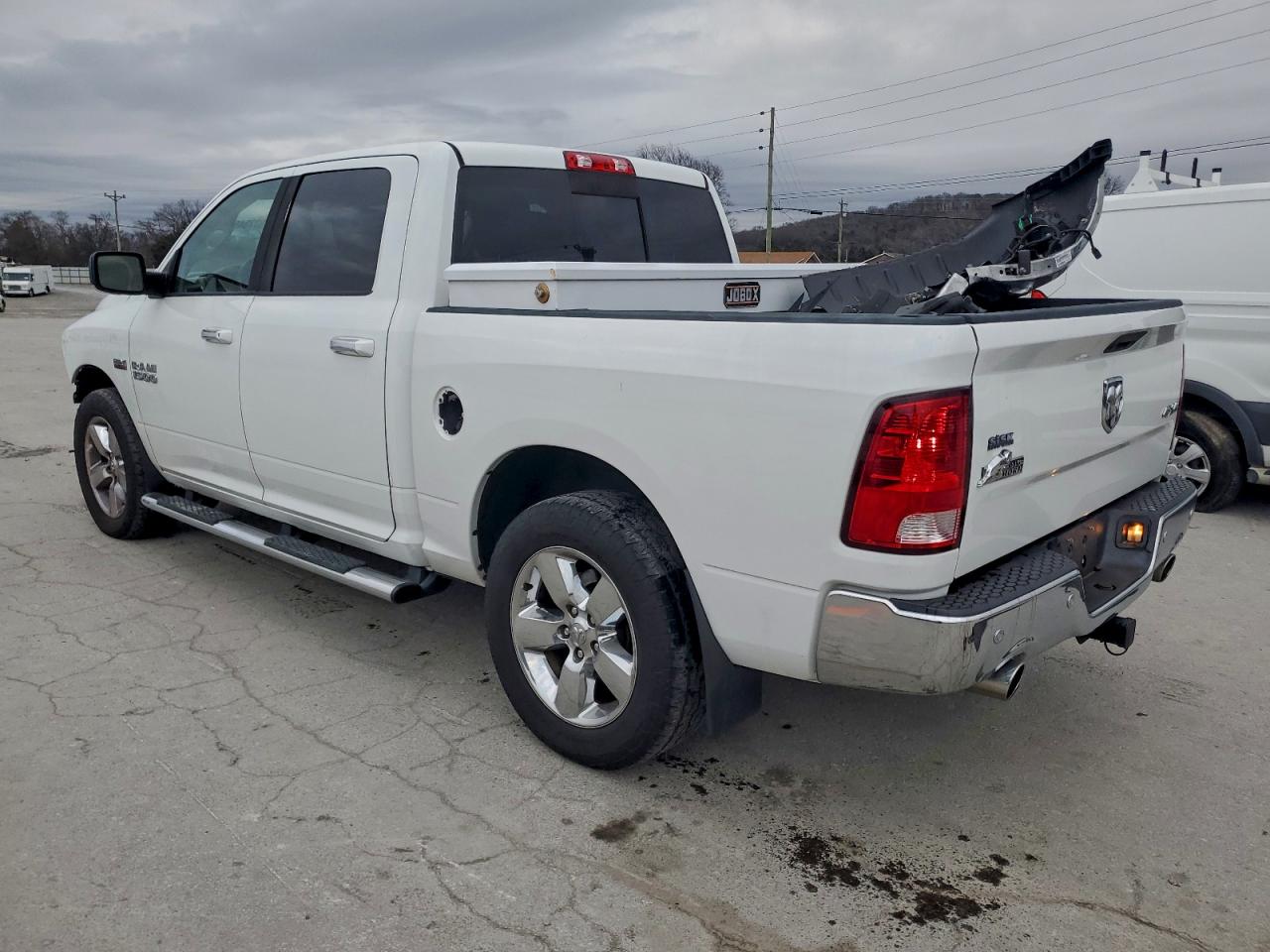2017 RAM 1500 SLT photo 2