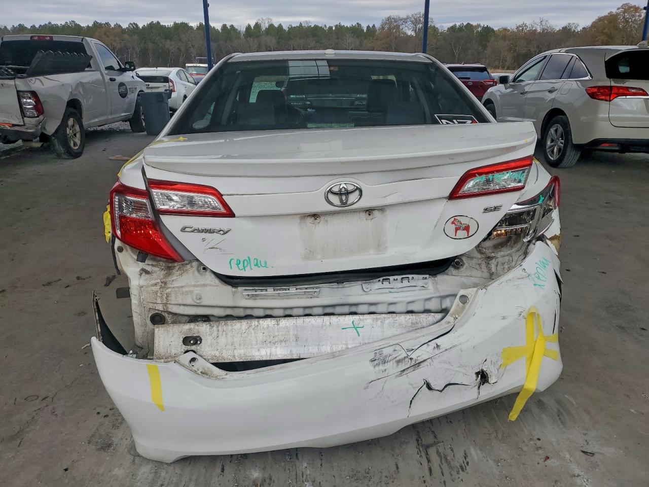 2013 TOYOTA CAMRY L photo 6