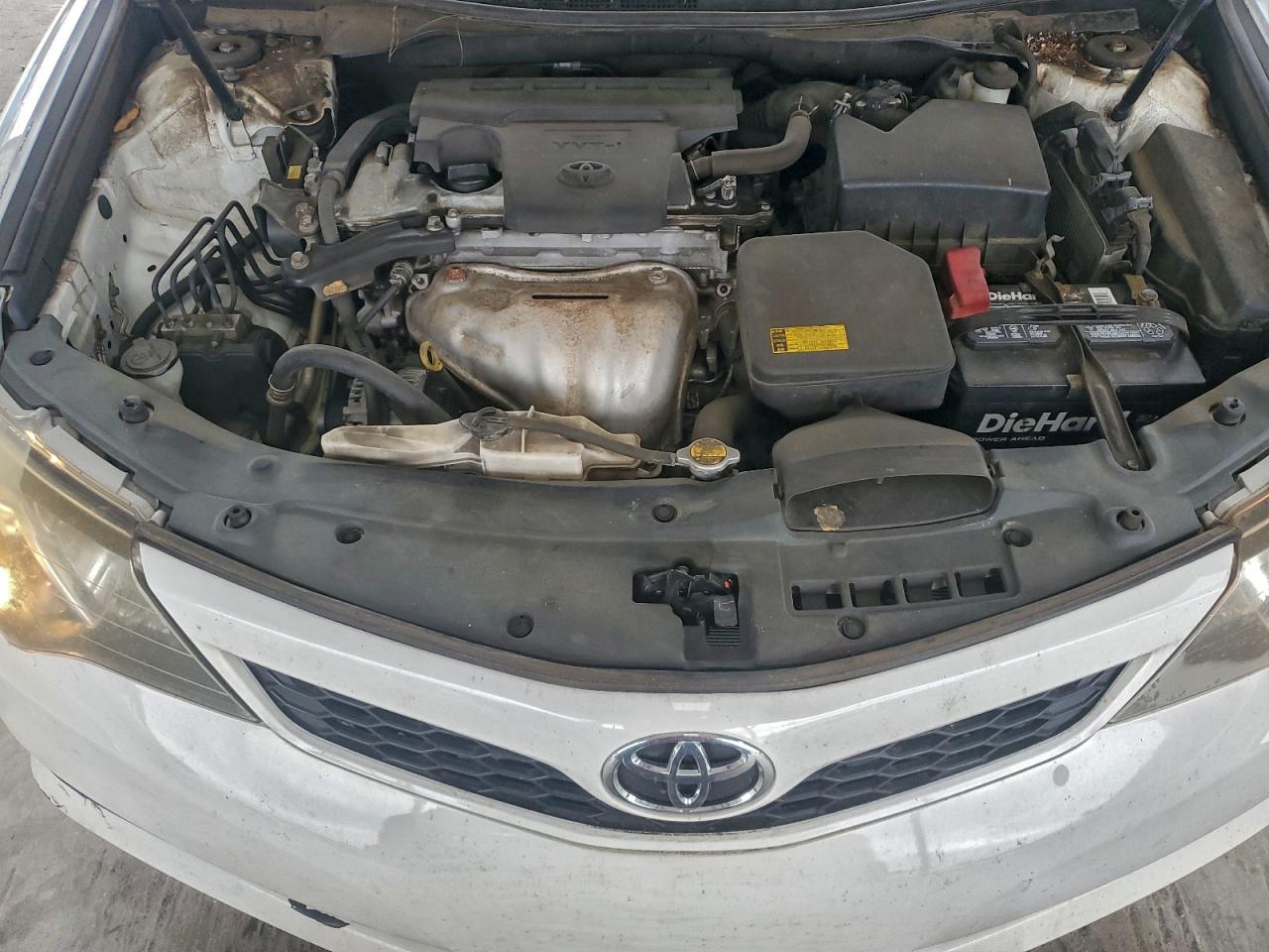 2013 TOYOTA CAMRY L photo 11