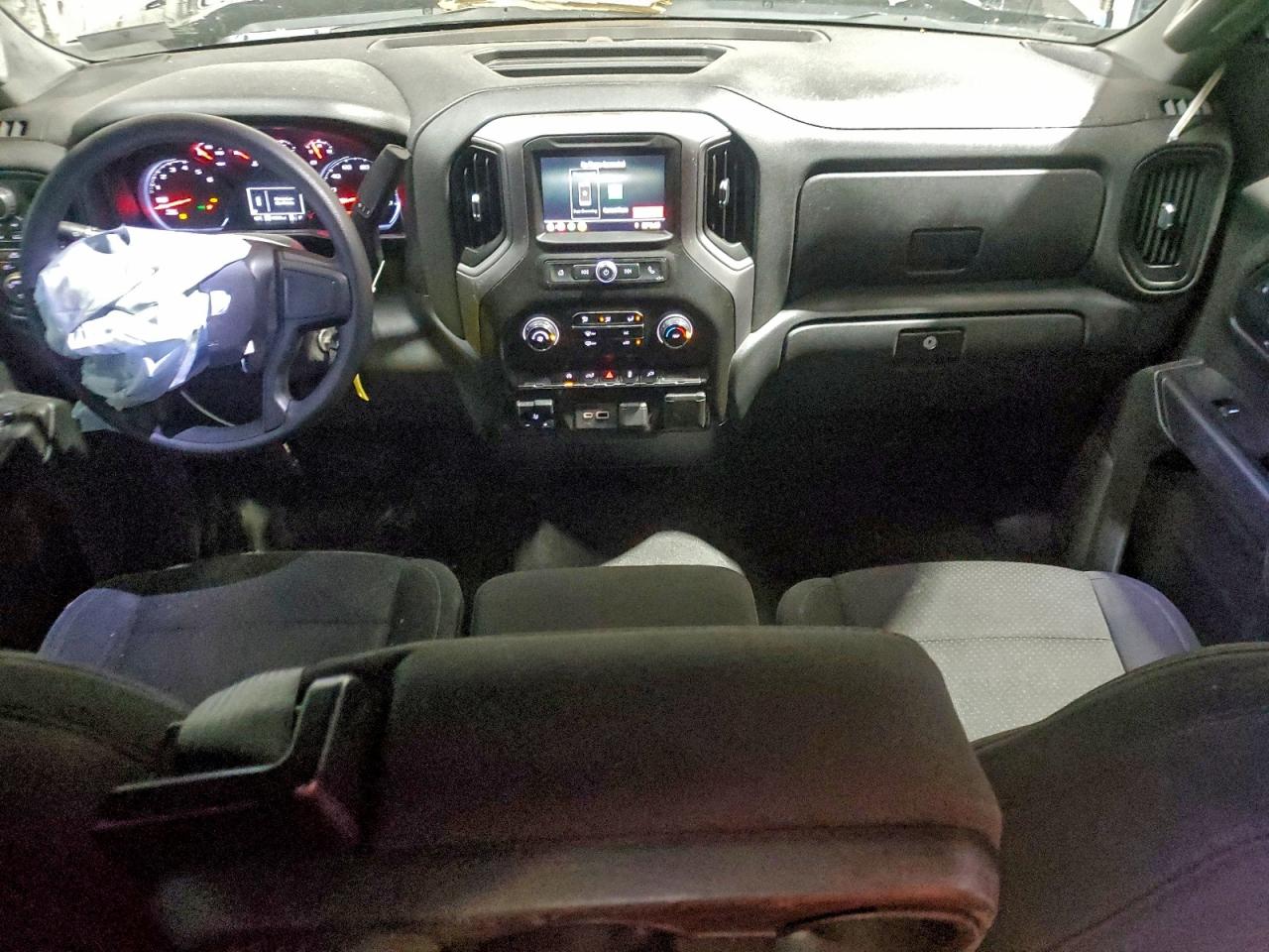 2021 CHEVROLET SILVERADO K1500 CUSTOM photo 8