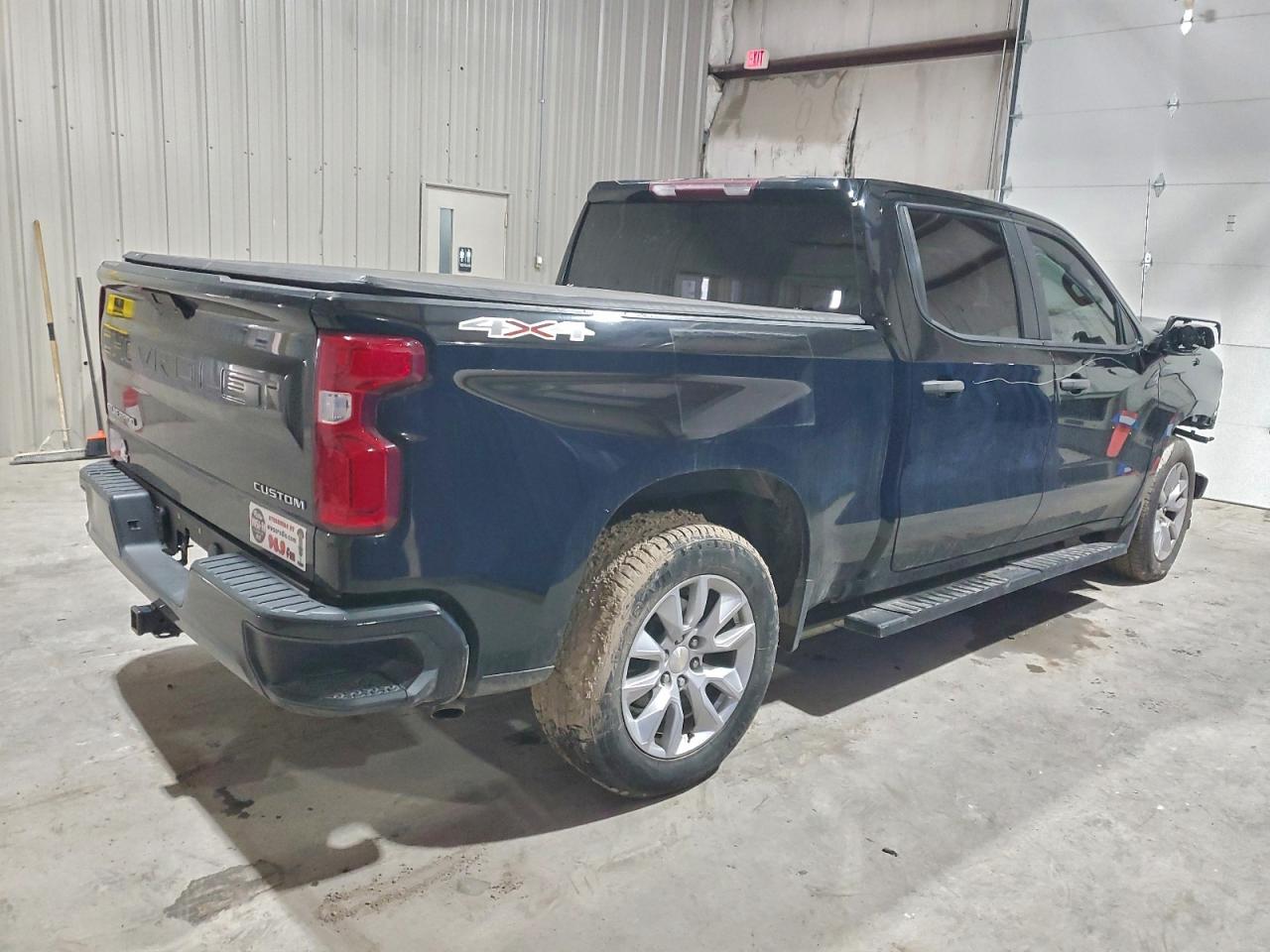2021 CHEVROLET SILVERADO K1500 CUSTOM photo 3