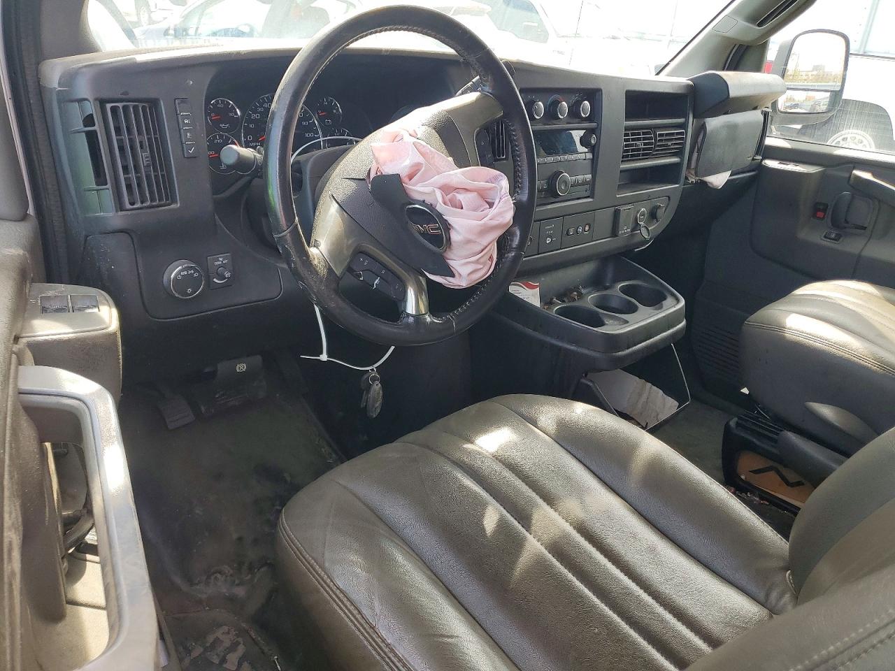 2019 GMC SAVANA G3500 photo 23