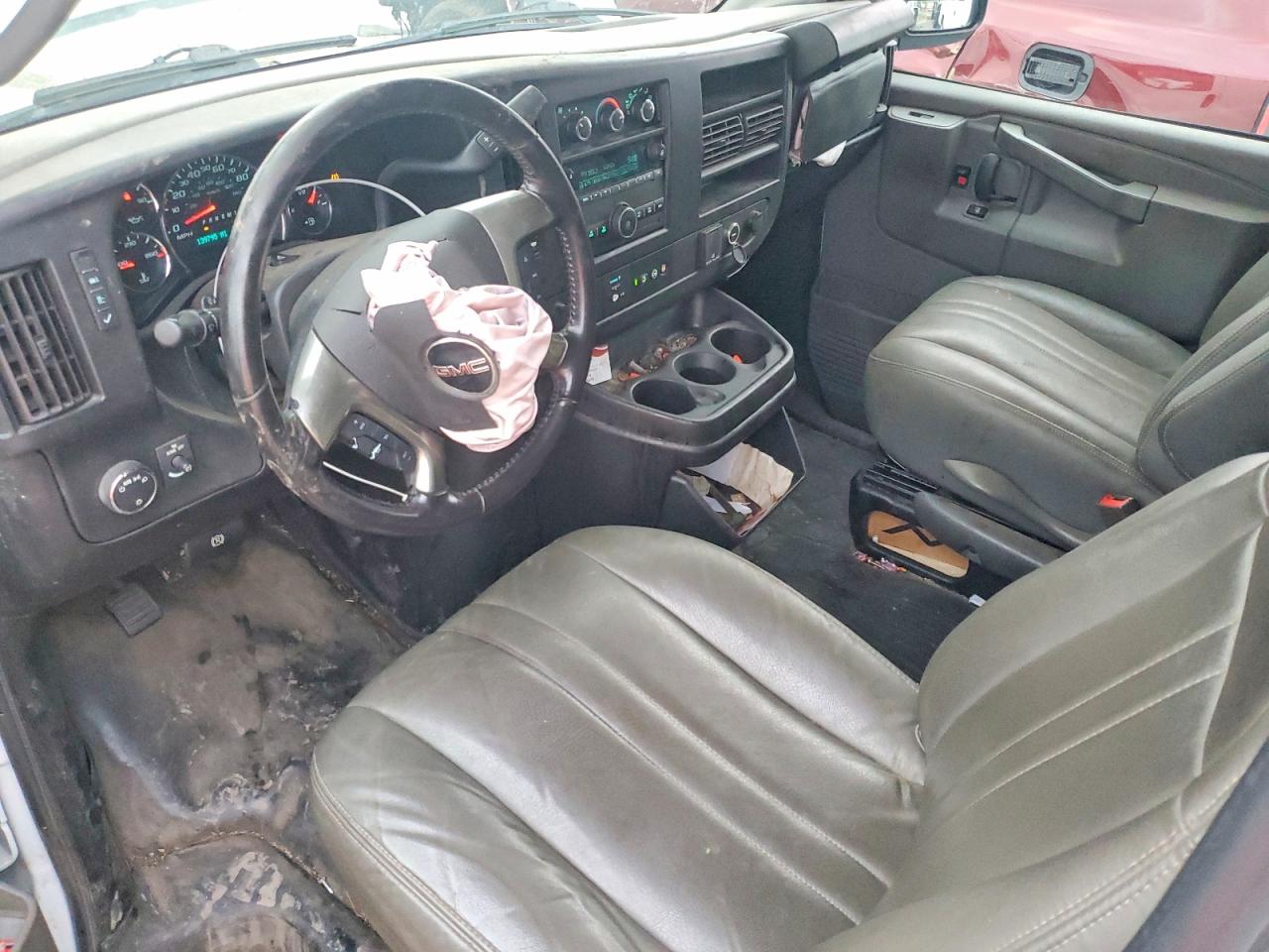2019 GMC SAVANA G3500 photo 22