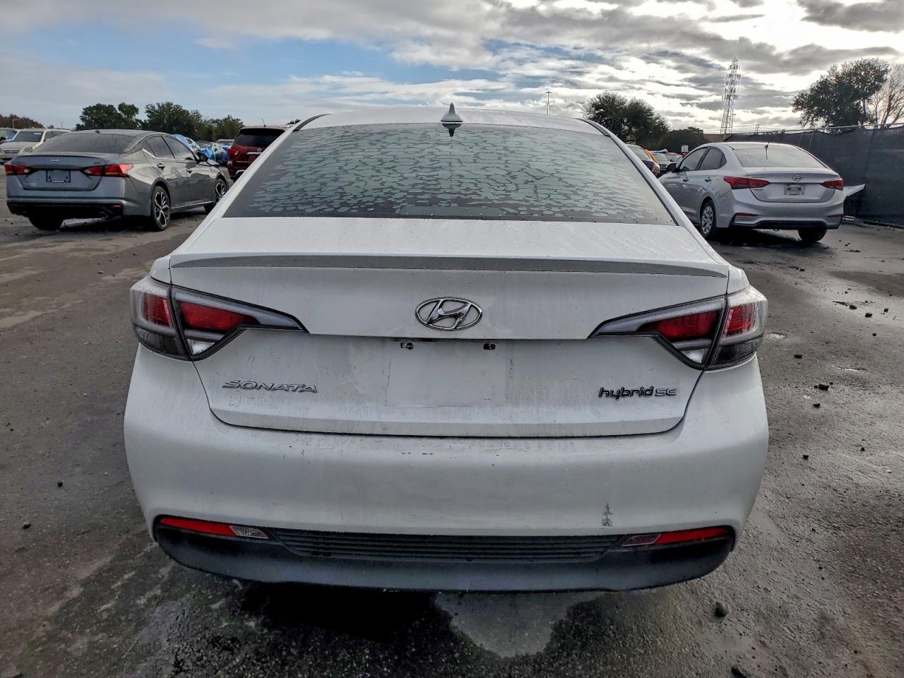 2017 HYUNDAI SONATA HYBRID photo 6