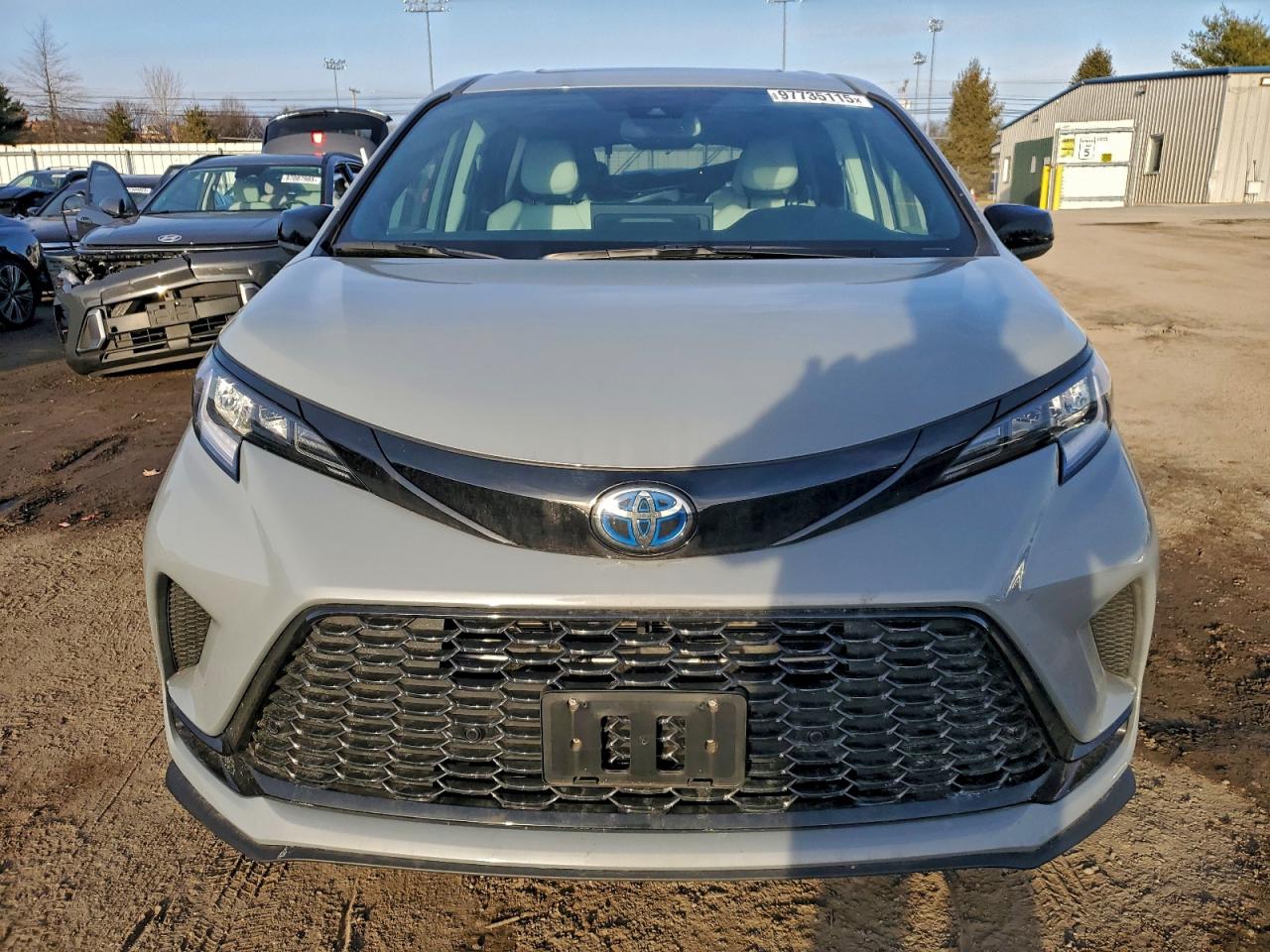 2025 TOYOTA SIENNA XSE photo 9