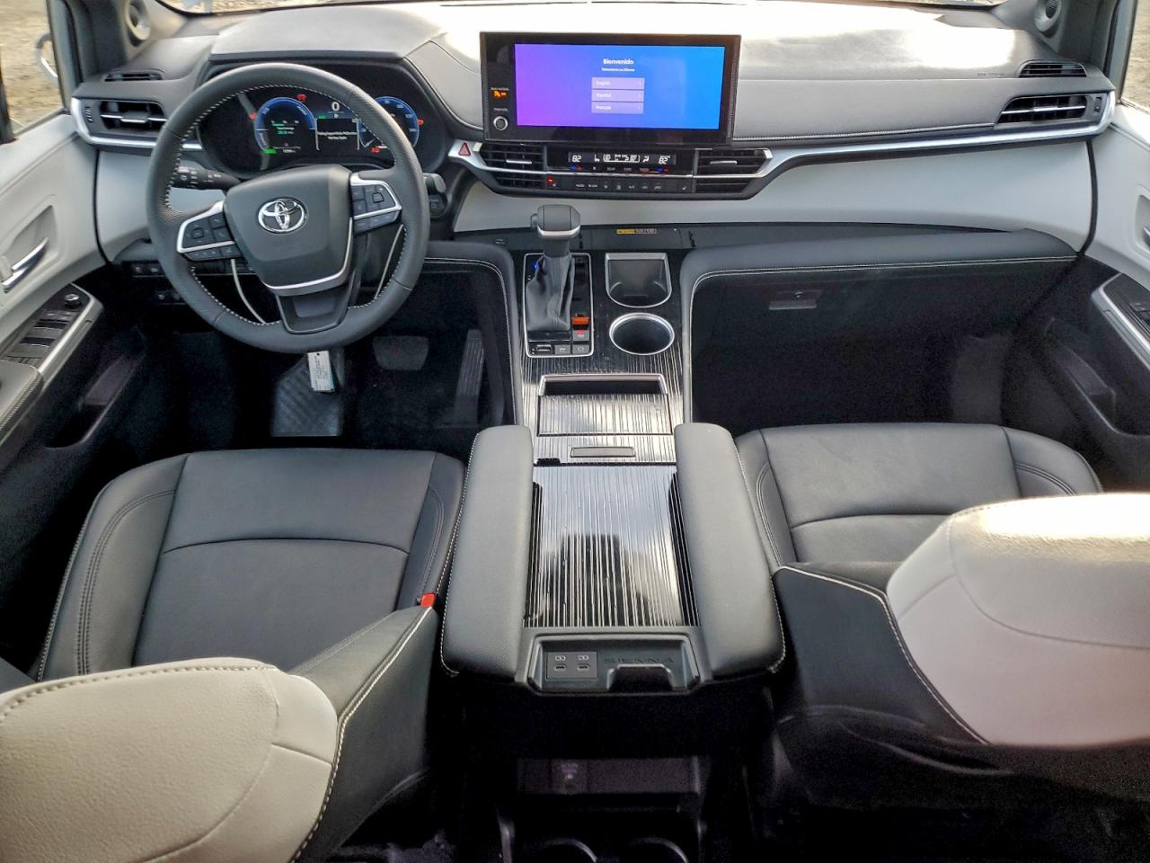 2025 TOYOTA SIENNA XSE photo 15