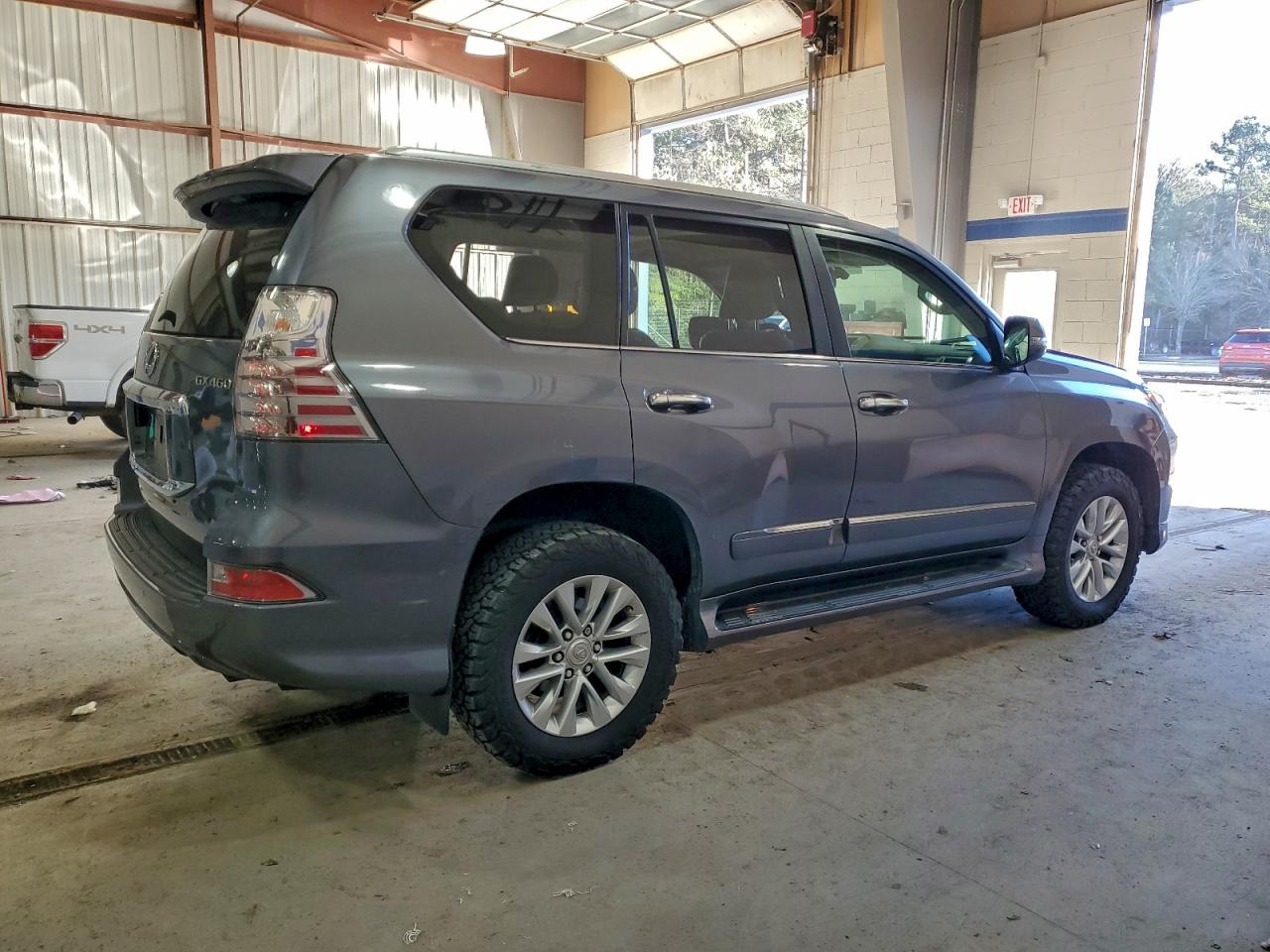2019 LEXUS GX 460 photo 3