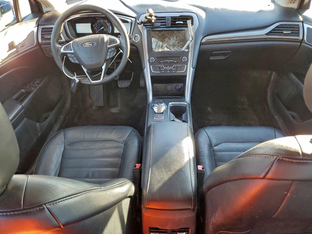 2017 FORD FUSION SE photo 8