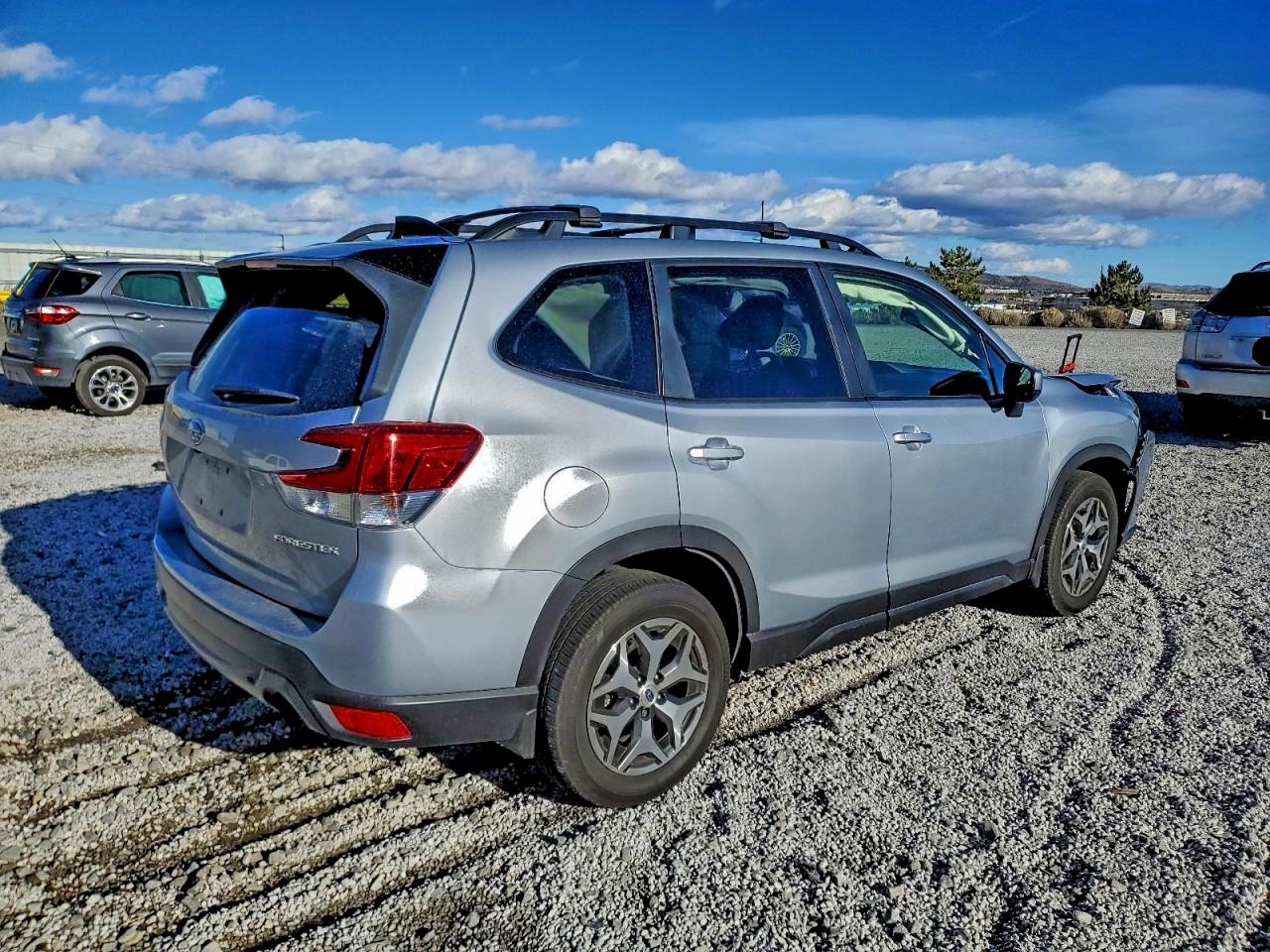 2024 SUBARU FORESTER PREMIUM photo 3
