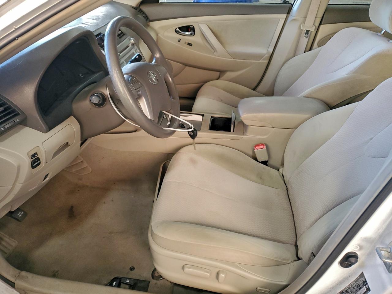 2010 TOYOTA CAMRY BASE photo 7