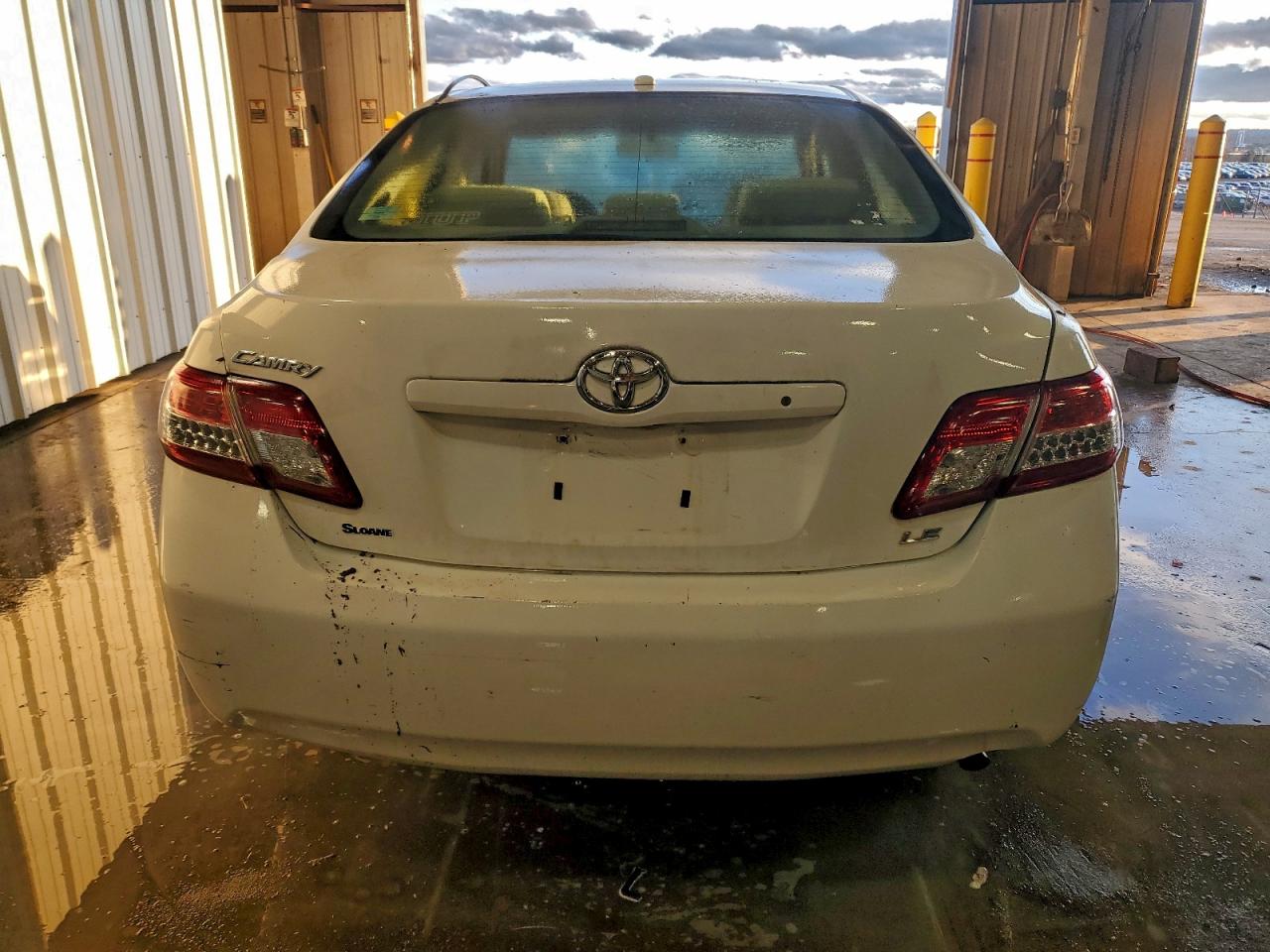 2010 TOYOTA CAMRY BASE photo 6