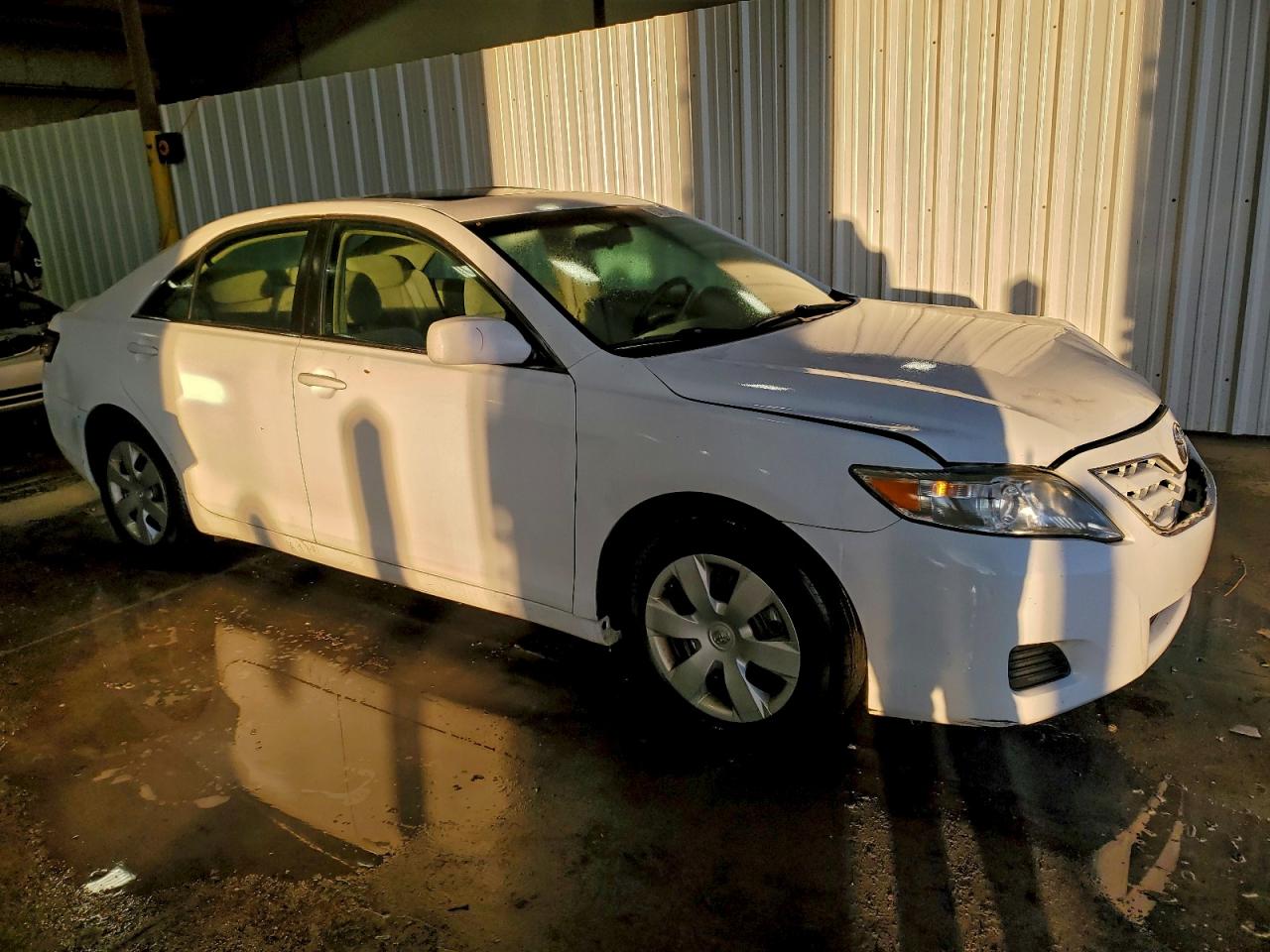 2010 TOYOTA CAMRY BASE photo 4