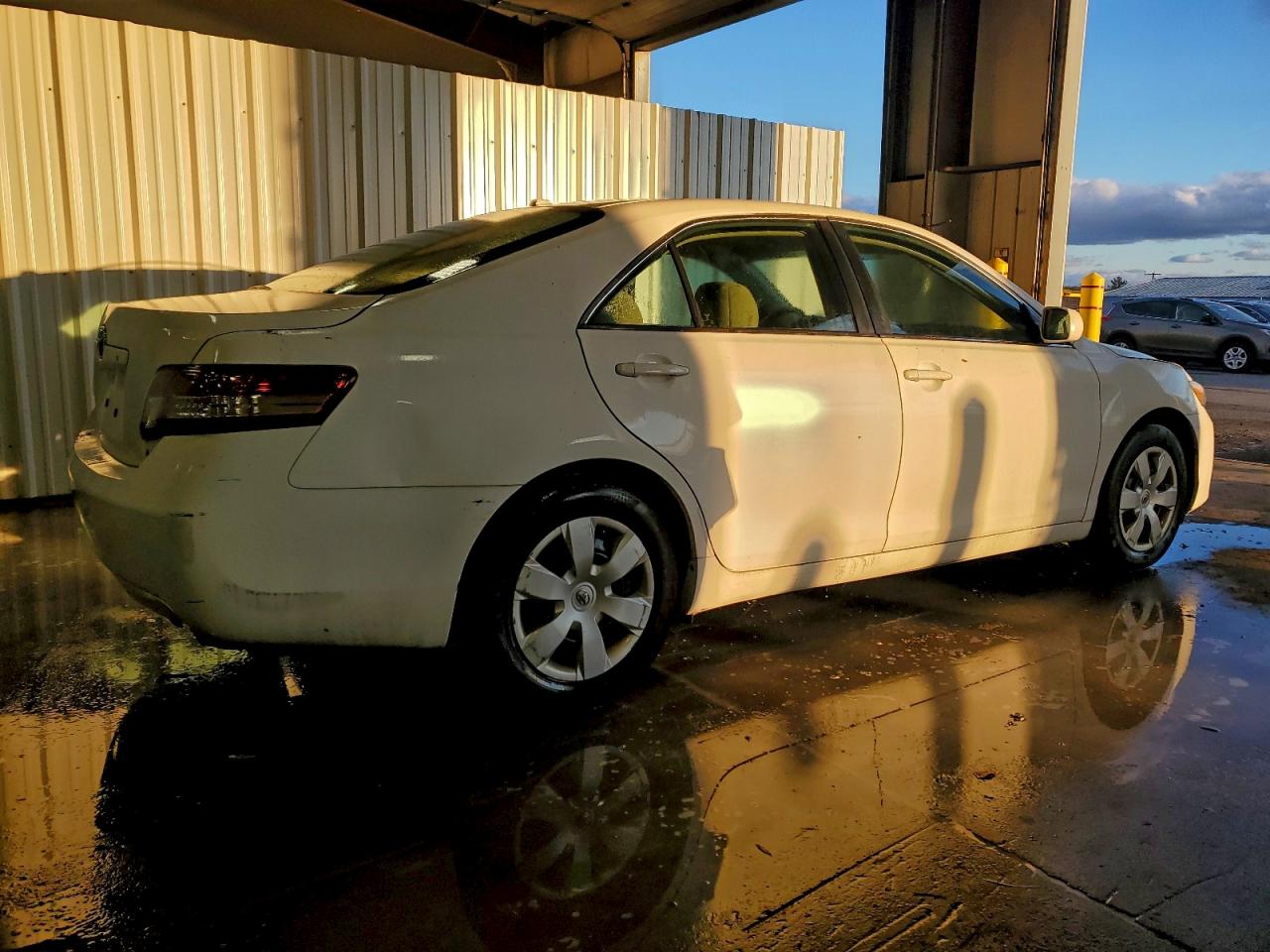 2010 TOYOTA CAMRY BASE photo 3
