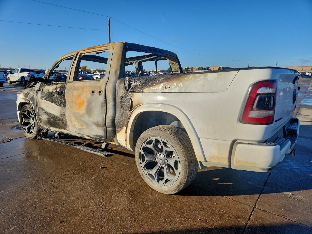 2023 RAM 1500 LIMITED photo 2