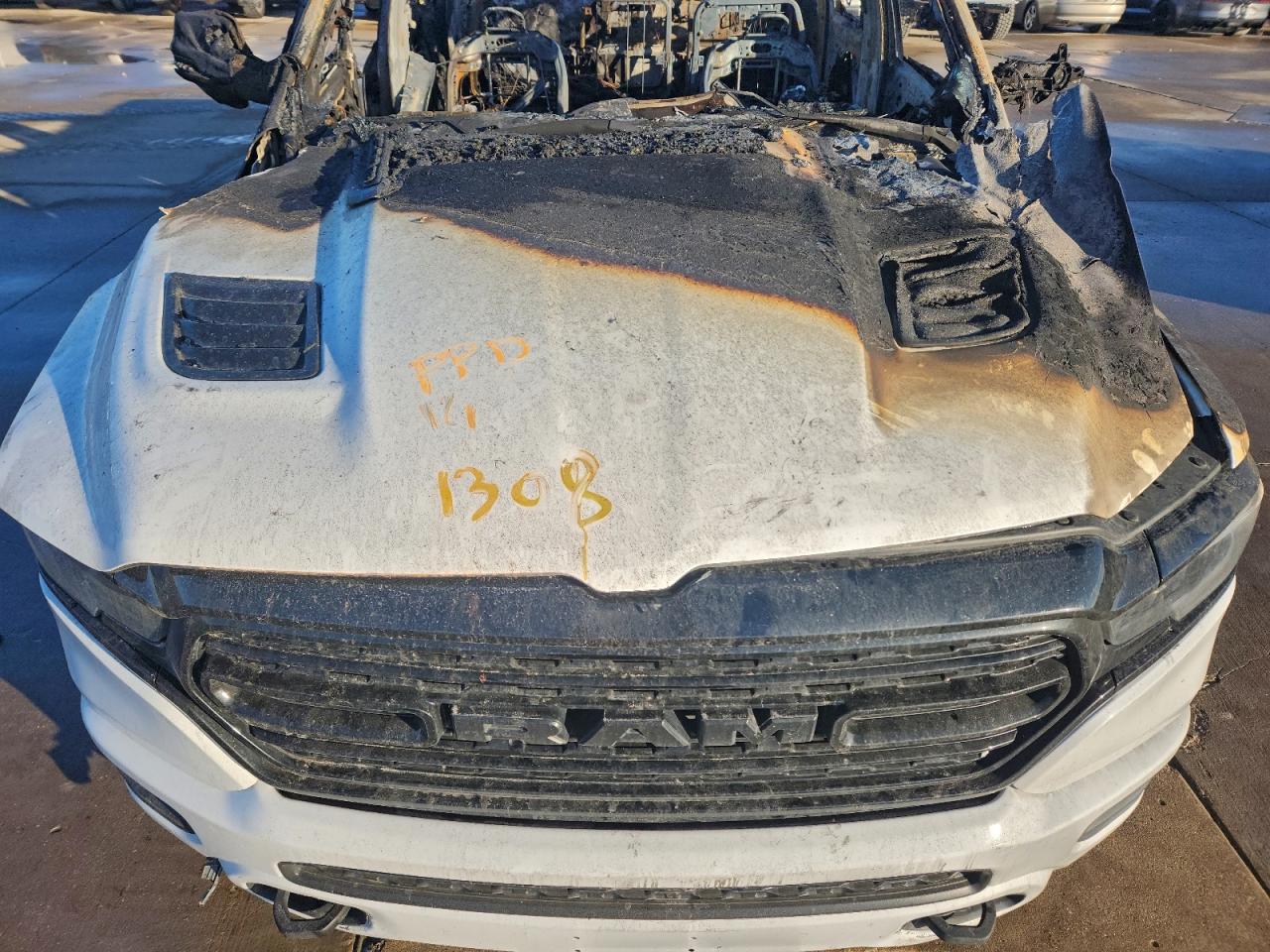 2023 RAM 1500 LIMITED photo 11
