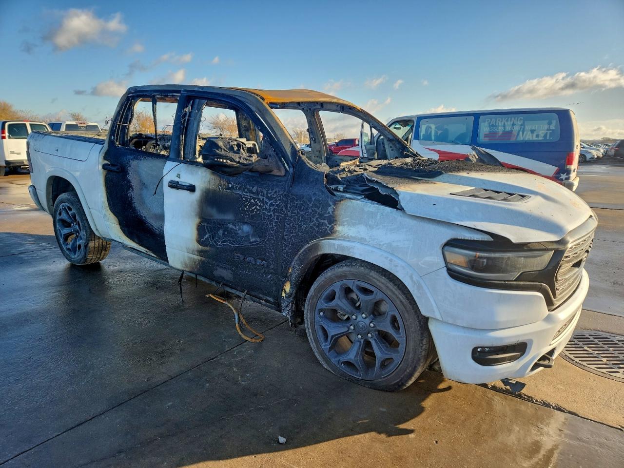 2023 RAM 1500 LIMITED photo 4