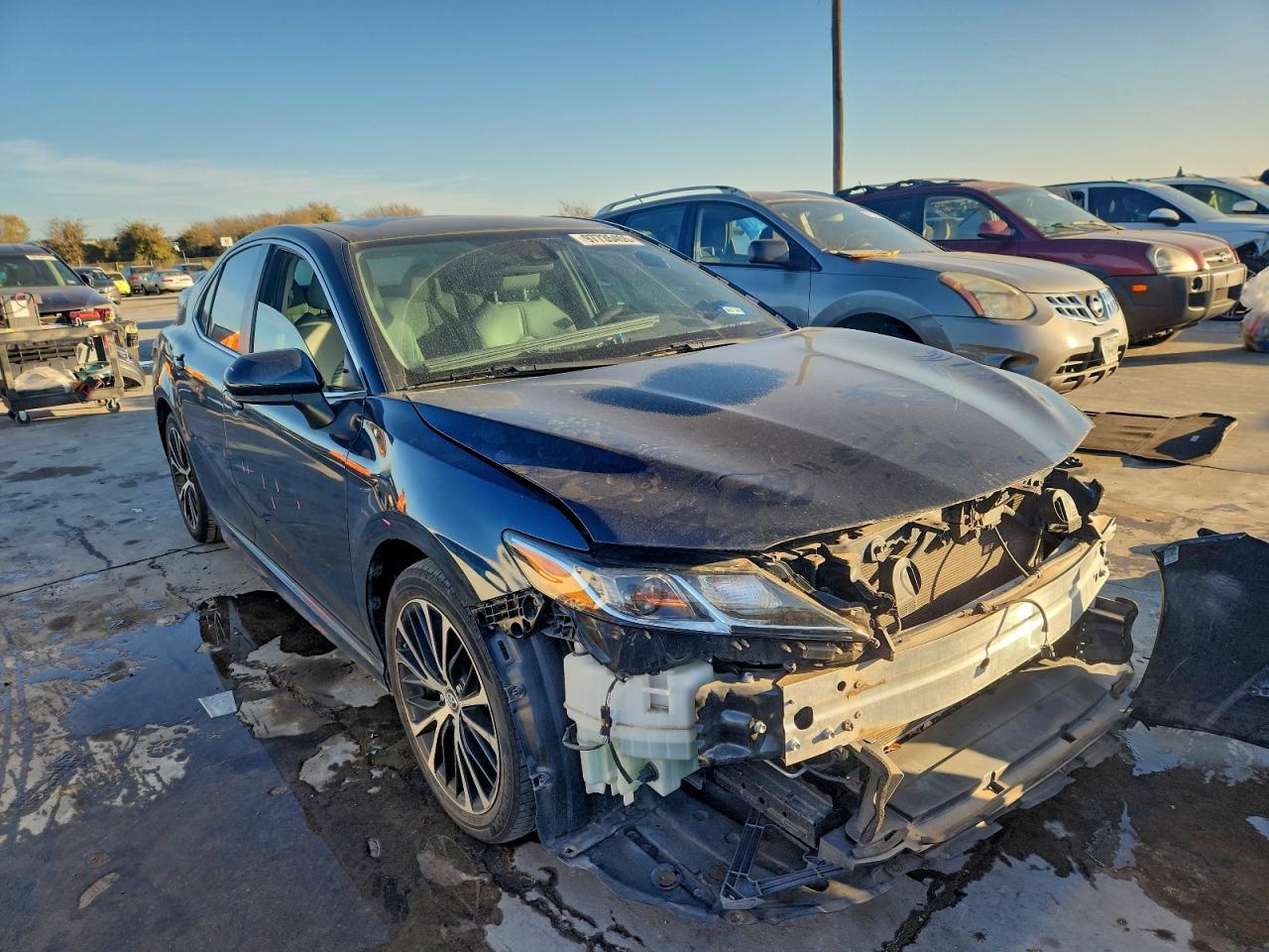 2019 TOYOTA CAMRY L photo 4