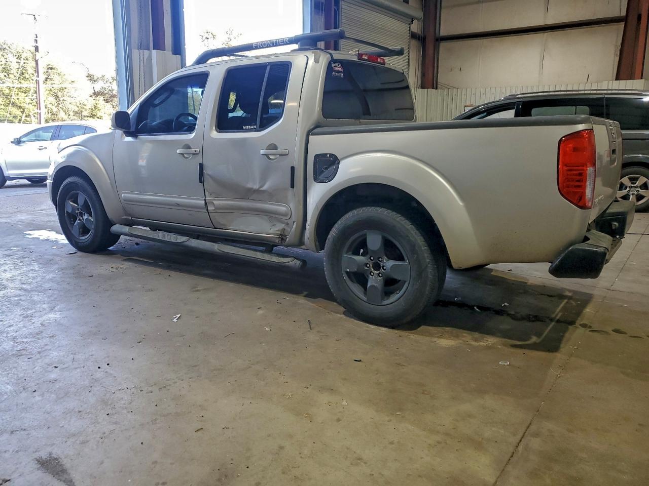 2007 NISSAN FRONTIER CREW CAB LE photo 2