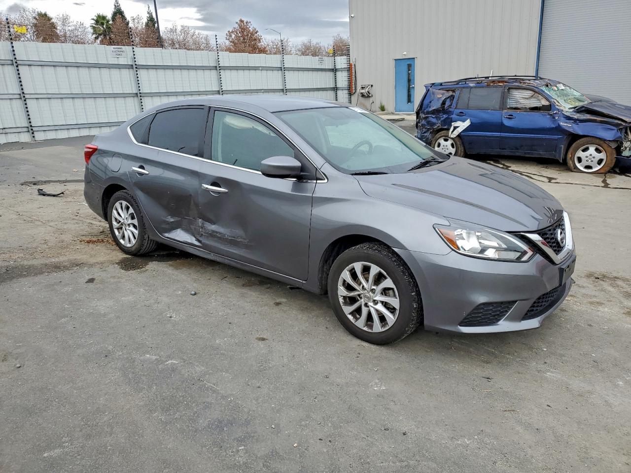 2018 NISSAN SENTRA S photo 4