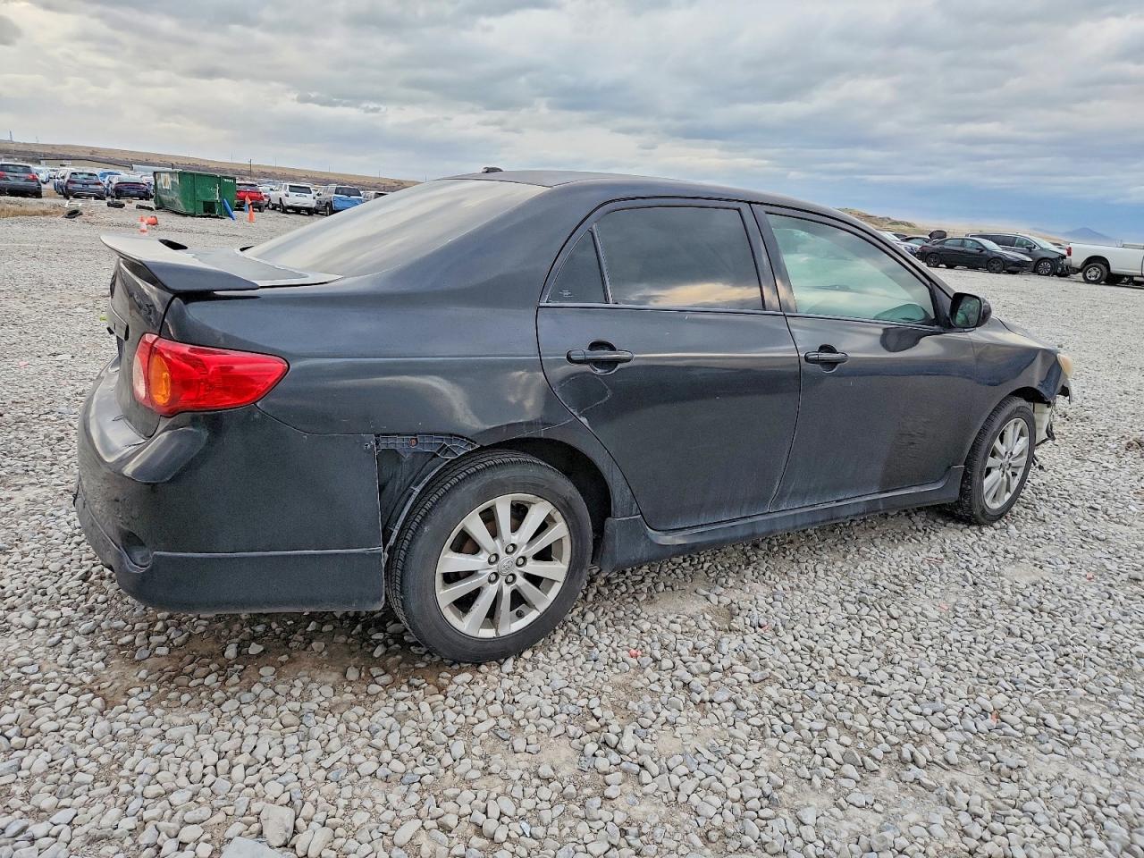 2010 TOYOTA COROLLA BASE photo 3