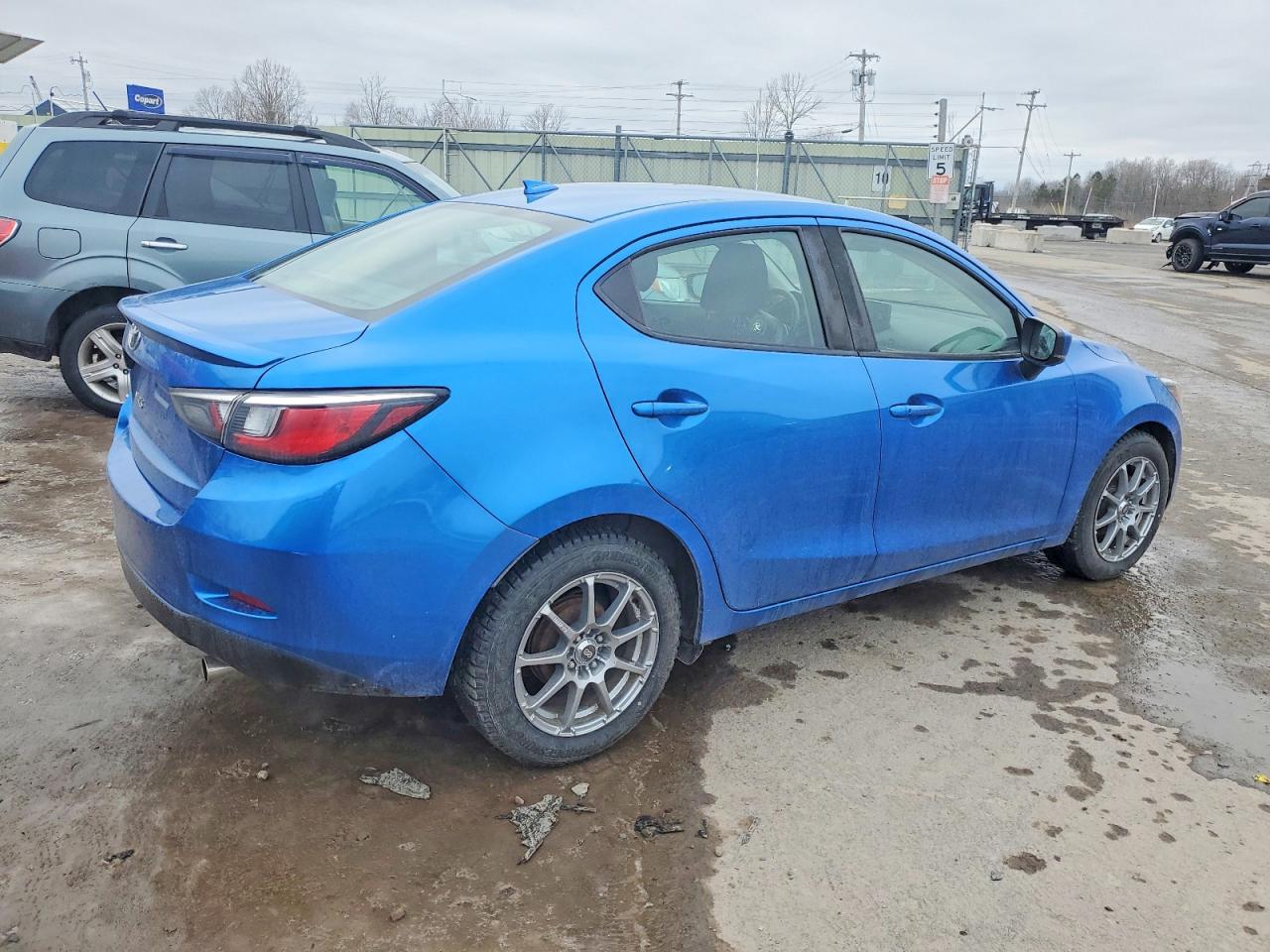 2019 TOYOTA YARIS L photo 3