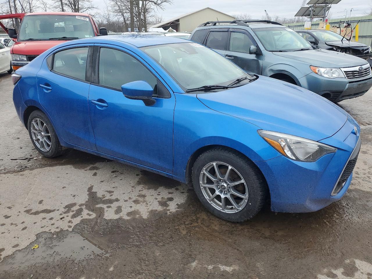 2019 TOYOTA YARIS L photo 4