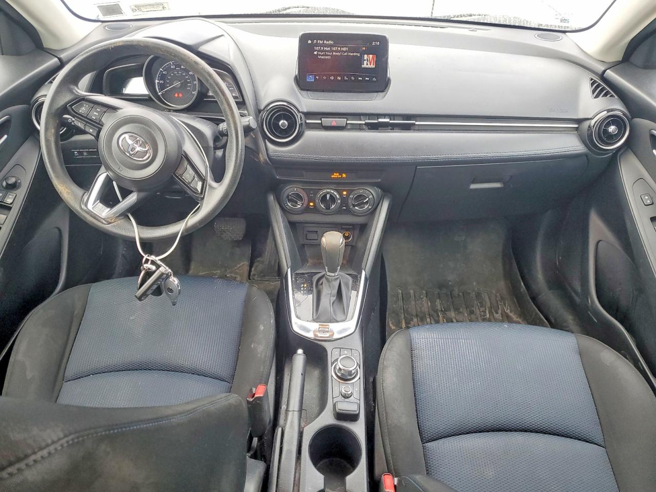 2019 TOYOTA YARIS L photo 8