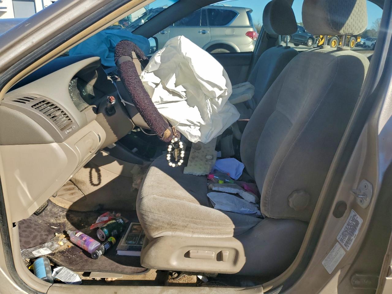 2002 TOYOTA CAMRY LE photo 7