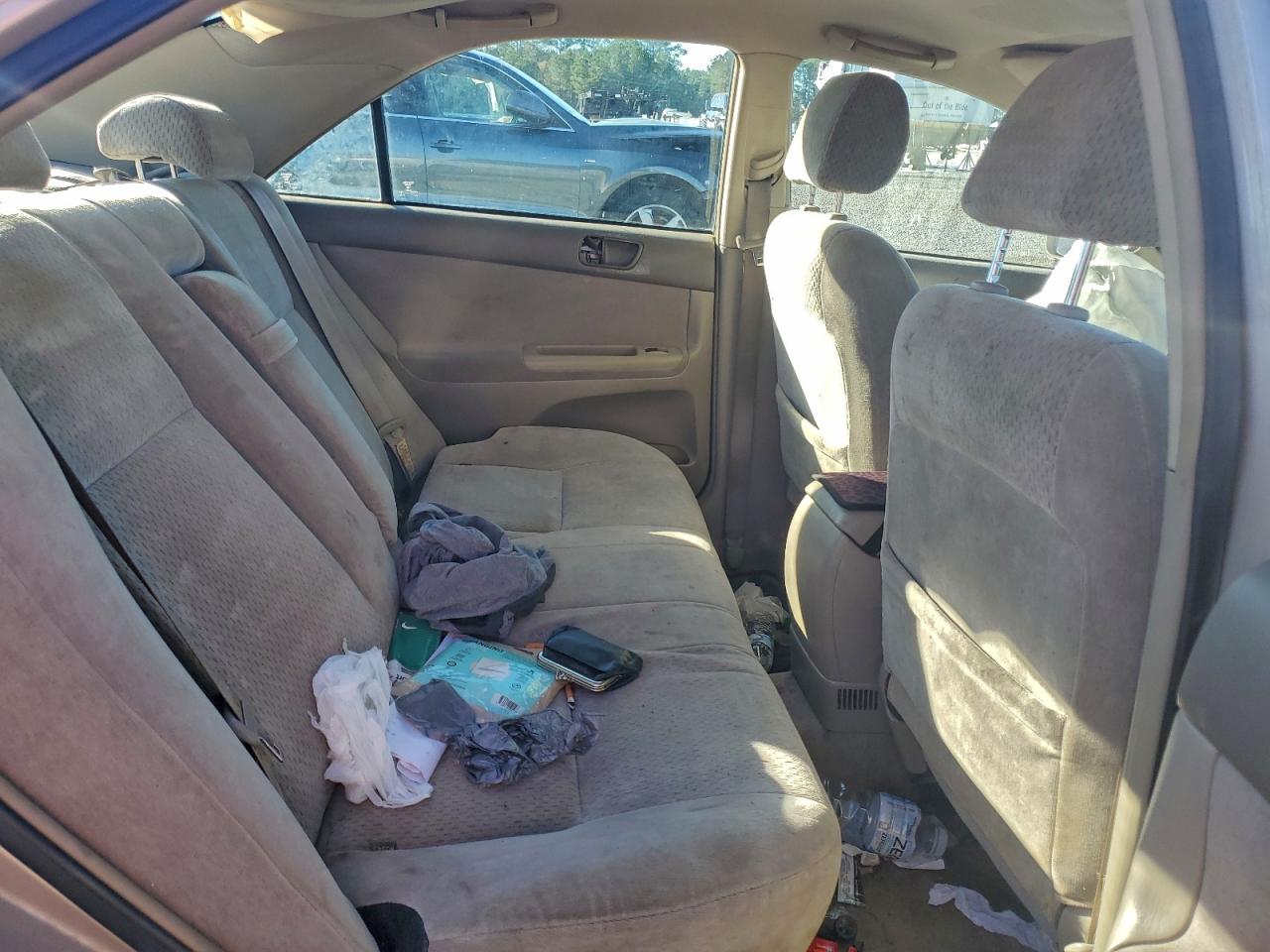 2002 TOYOTA CAMRY LE photo 10