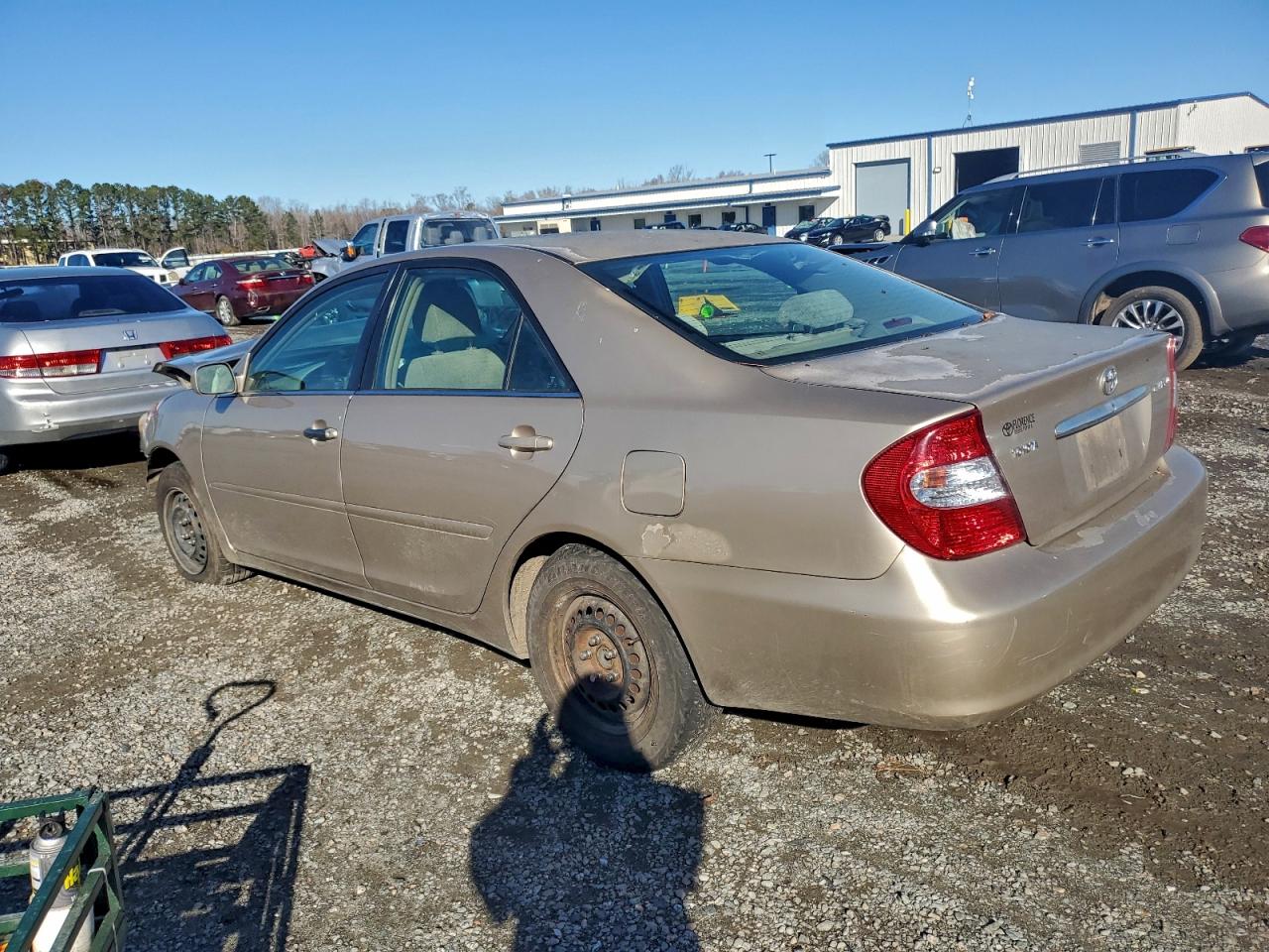 2002 TOYOTA CAMRY LE photo 2