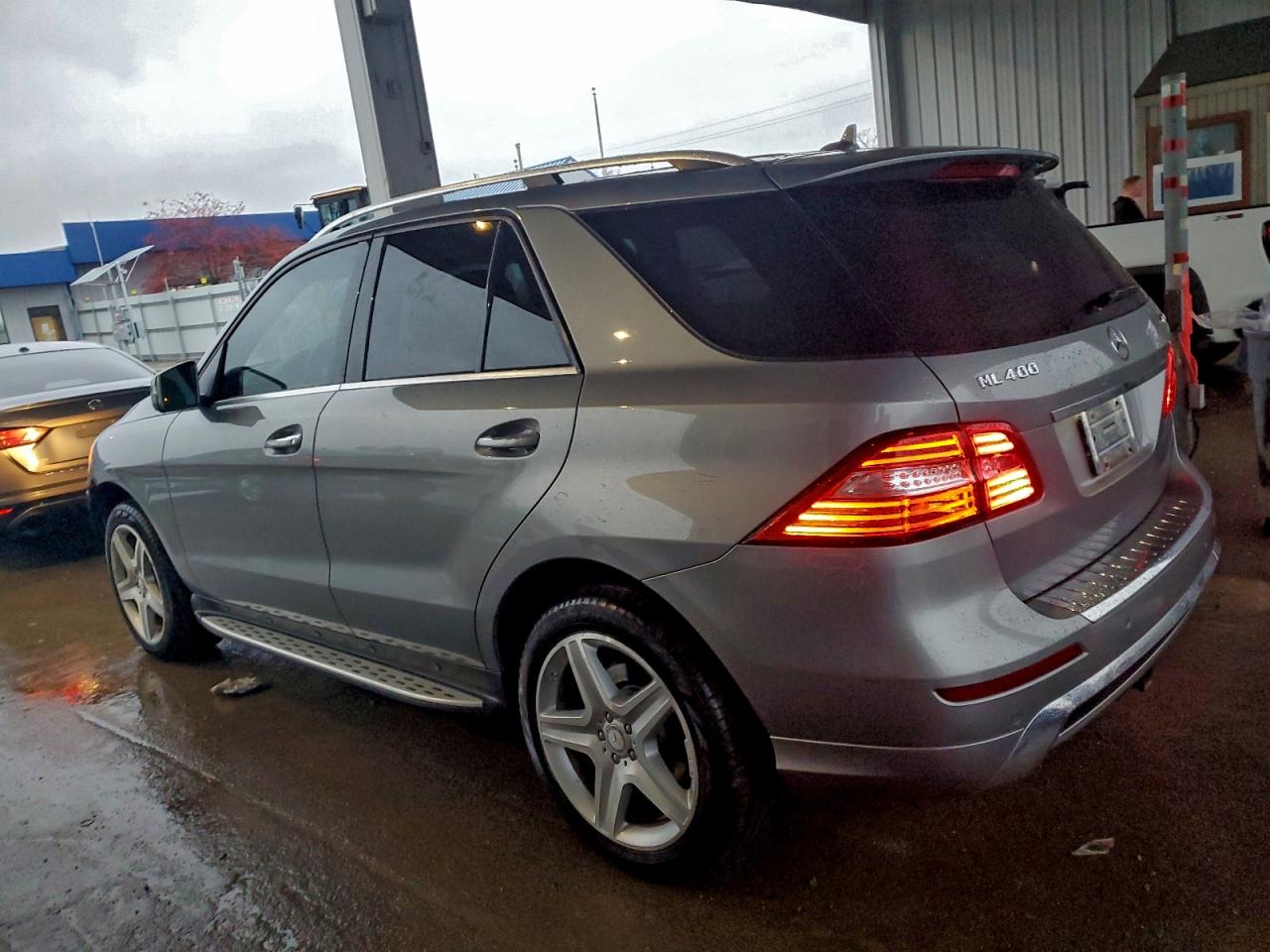 2015 MERCEDES-BENZ ML 400 4MATIC photo 2