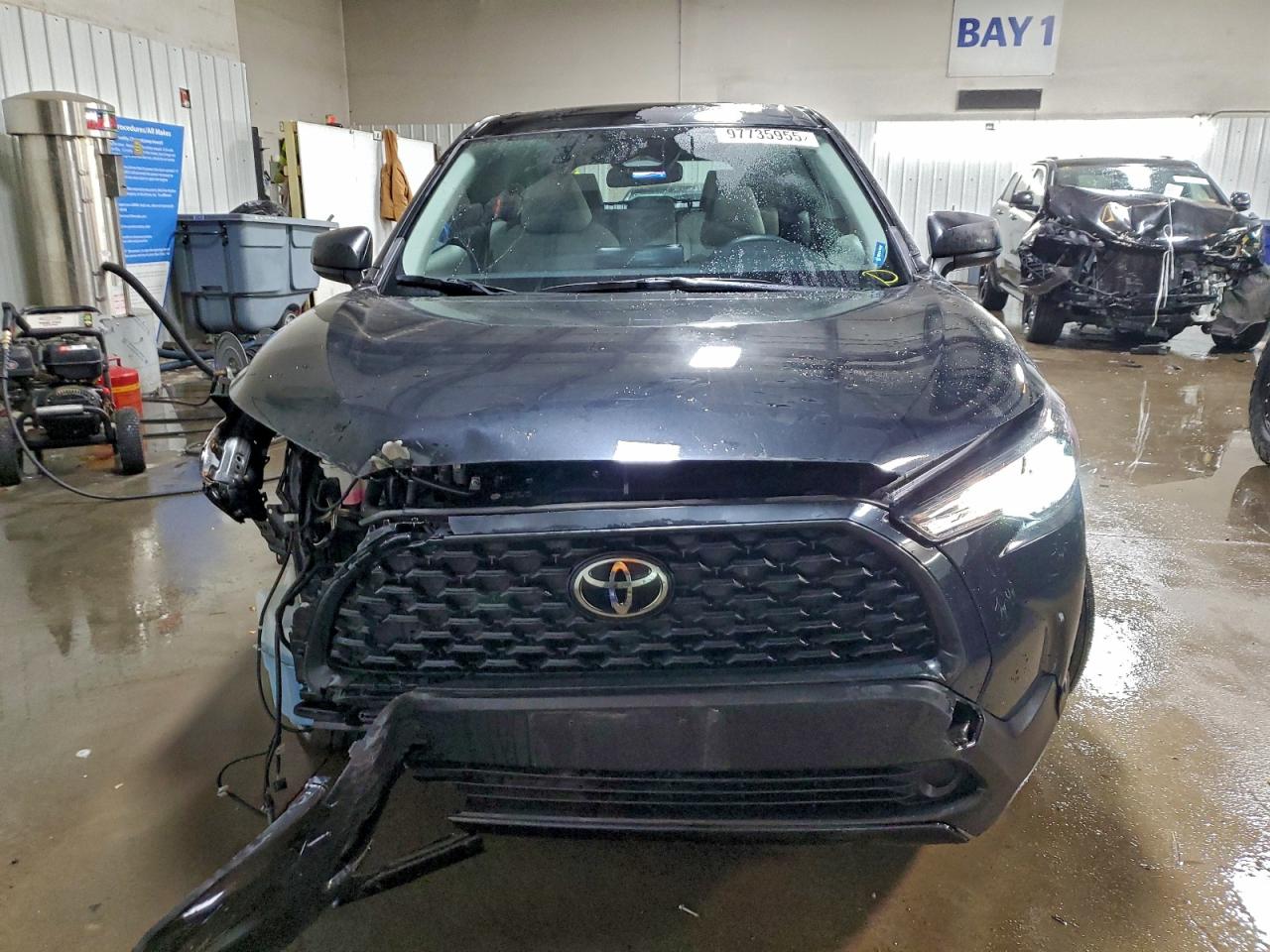 2023 TOYOTA COROLLA CROSS L photo 9