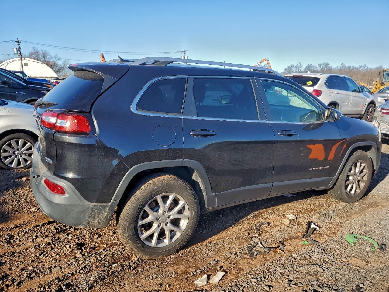 2016 JEEP CHEROKEE LATITUDE photo 3