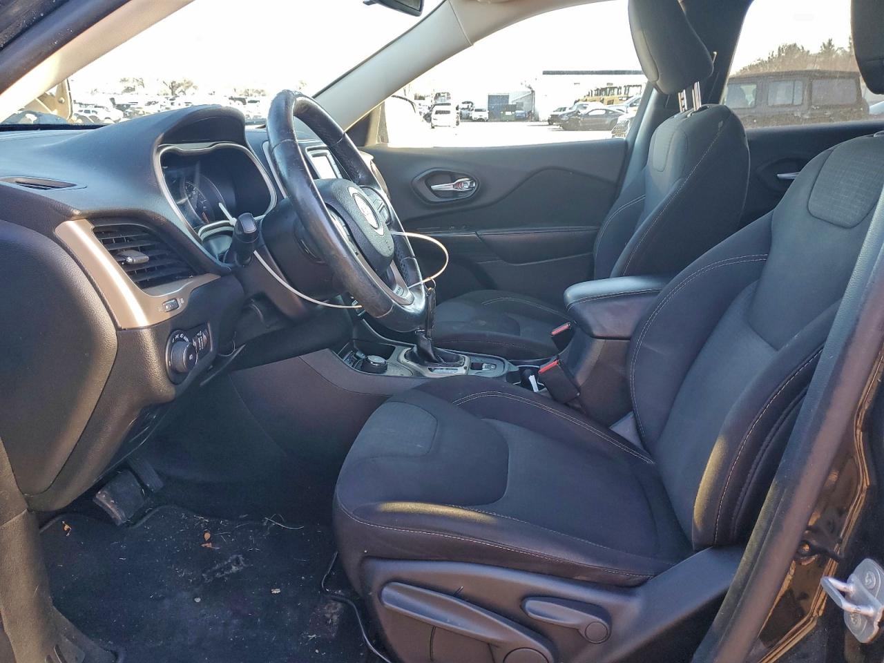 2016 JEEP CHEROKEE LATITUDE photo 7