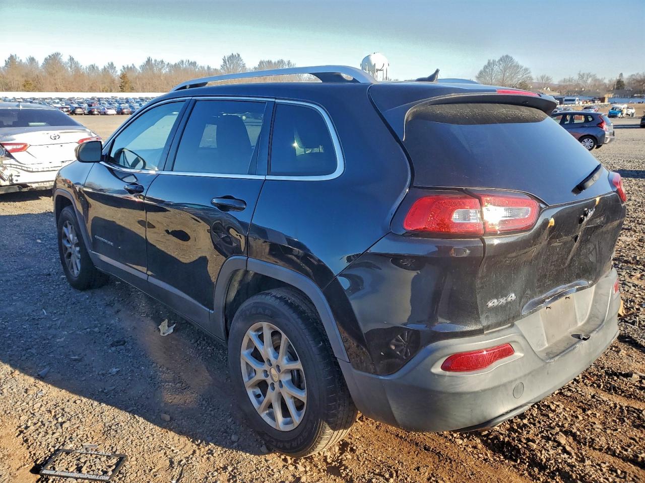 2016 JEEP CHEROKEE LATITUDE photo 2