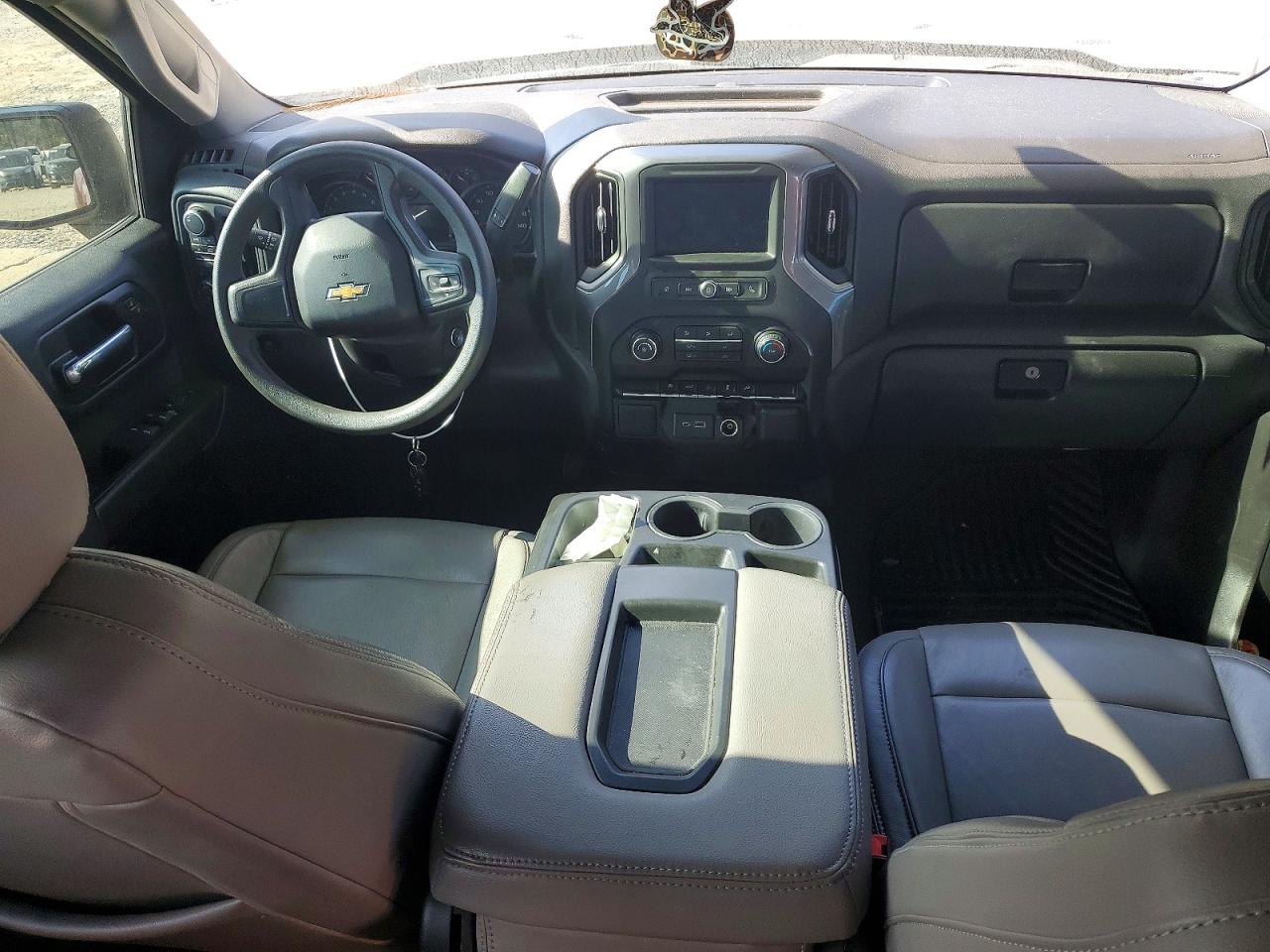2021 CHEVROLET SILVERADO K1500 CUSTOM photo 8
