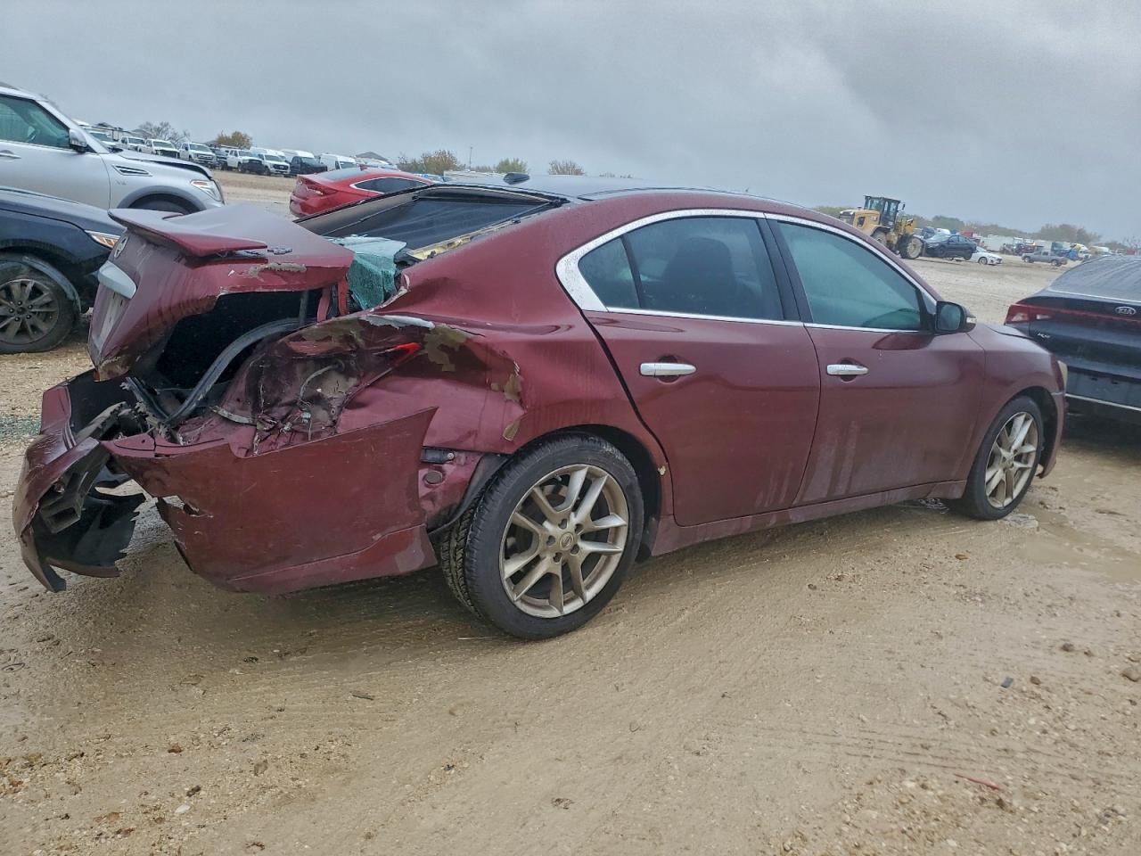 2011 NISSAN MAXIMA S photo 5