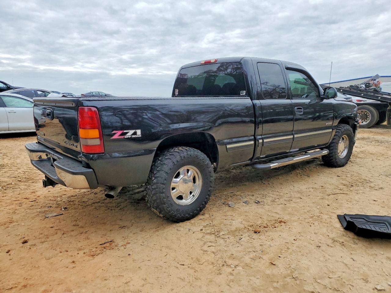 2002 CHEVROLET SILVERADO K1500 photo 3