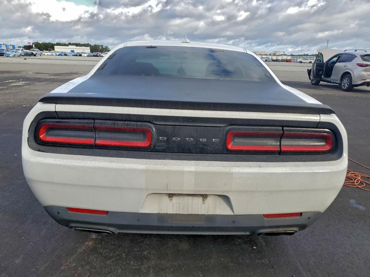 2016 DODGE CHALLENGER R/T photo 6