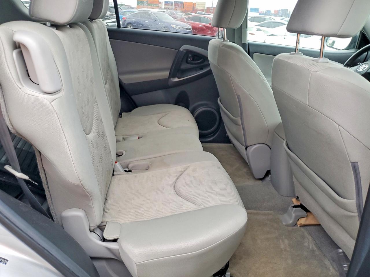 2012 TOYOTA RAV4 photo 11