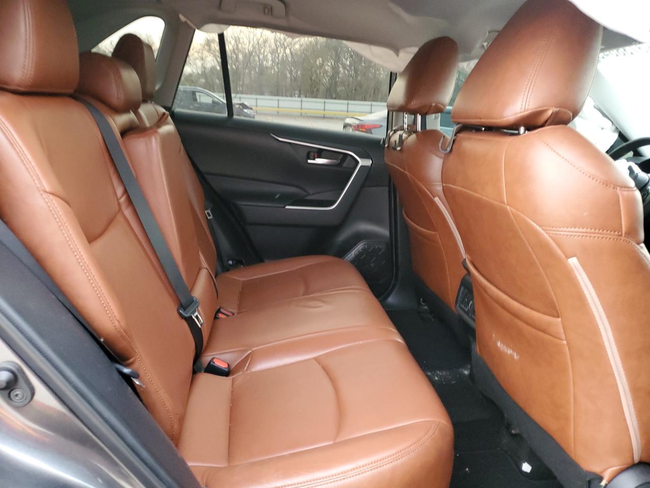 2021 TOYOTA RAV4 XLE photo 11