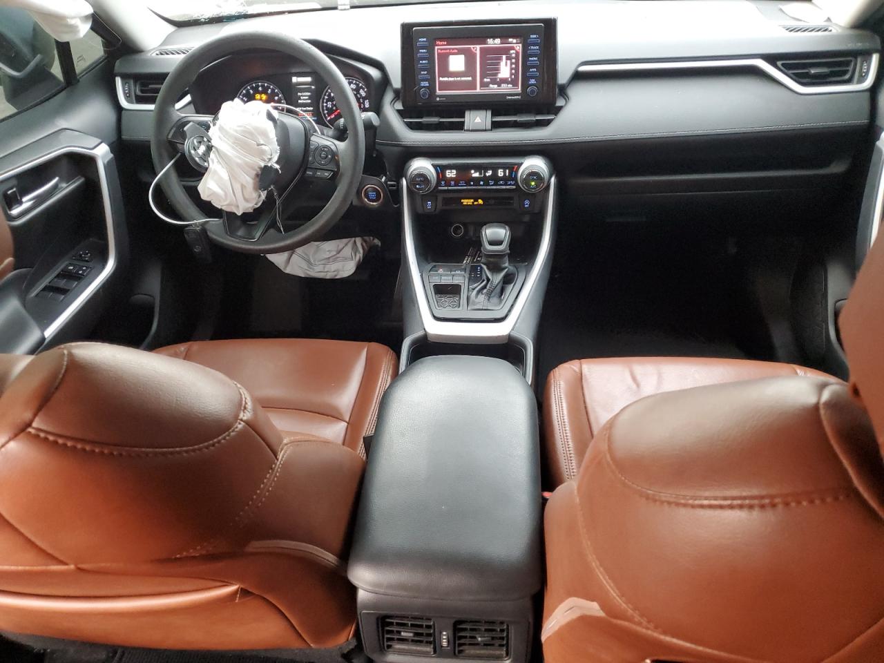 2021 TOYOTA RAV4 XLE photo 8