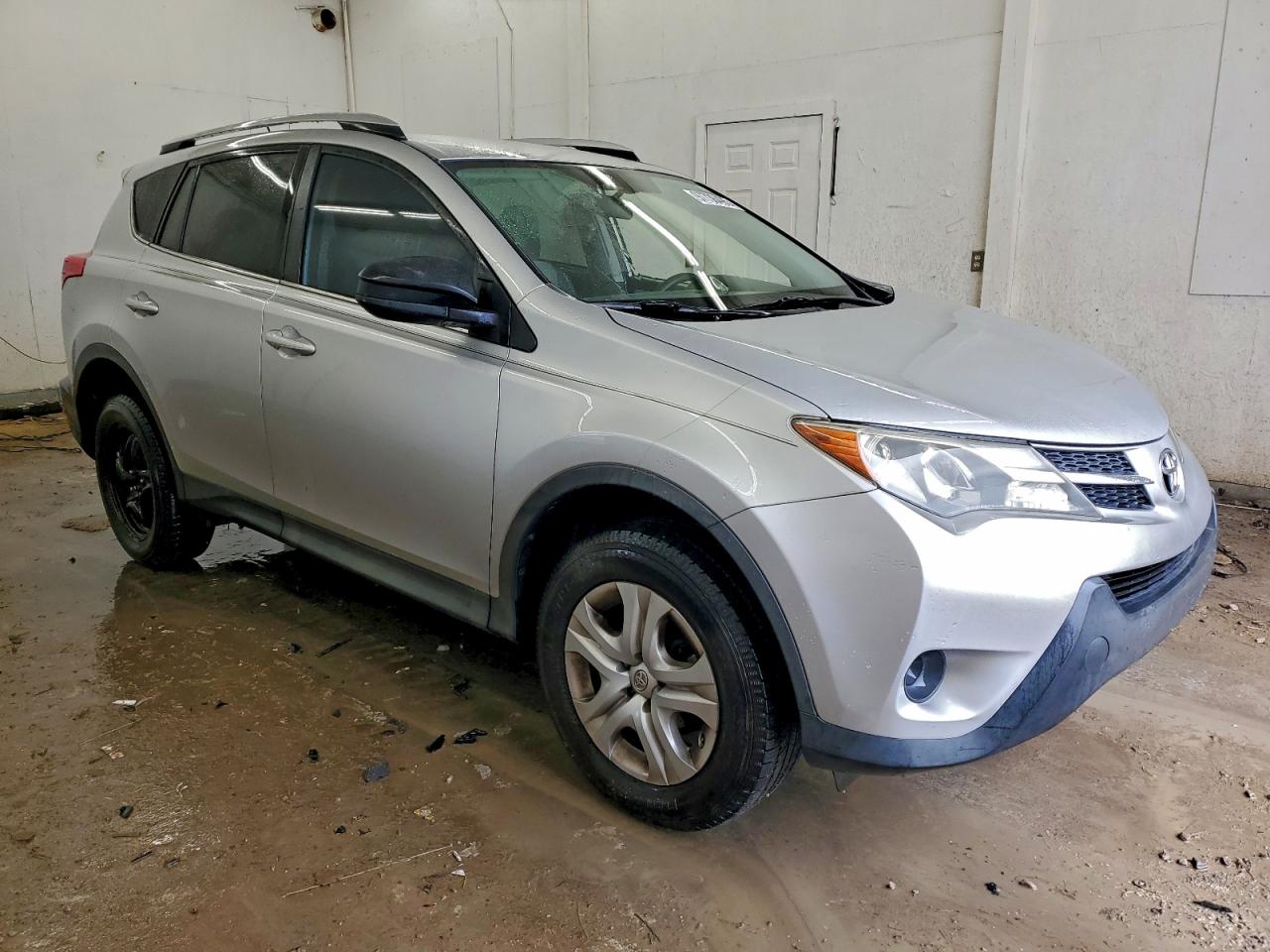 2015 TOYOTA RAV4 LE photo 4