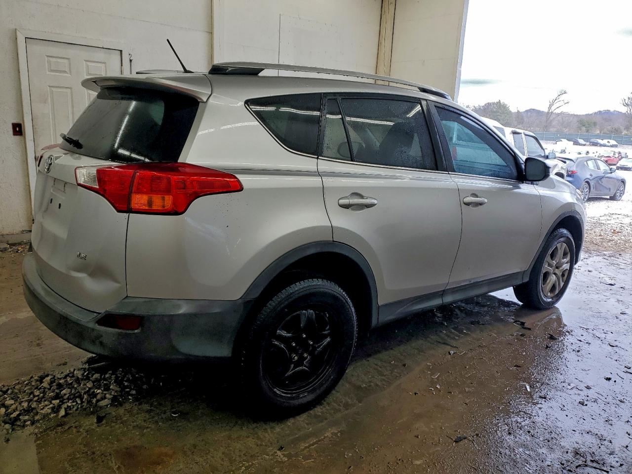 2015 TOYOTA RAV4 LE photo 3